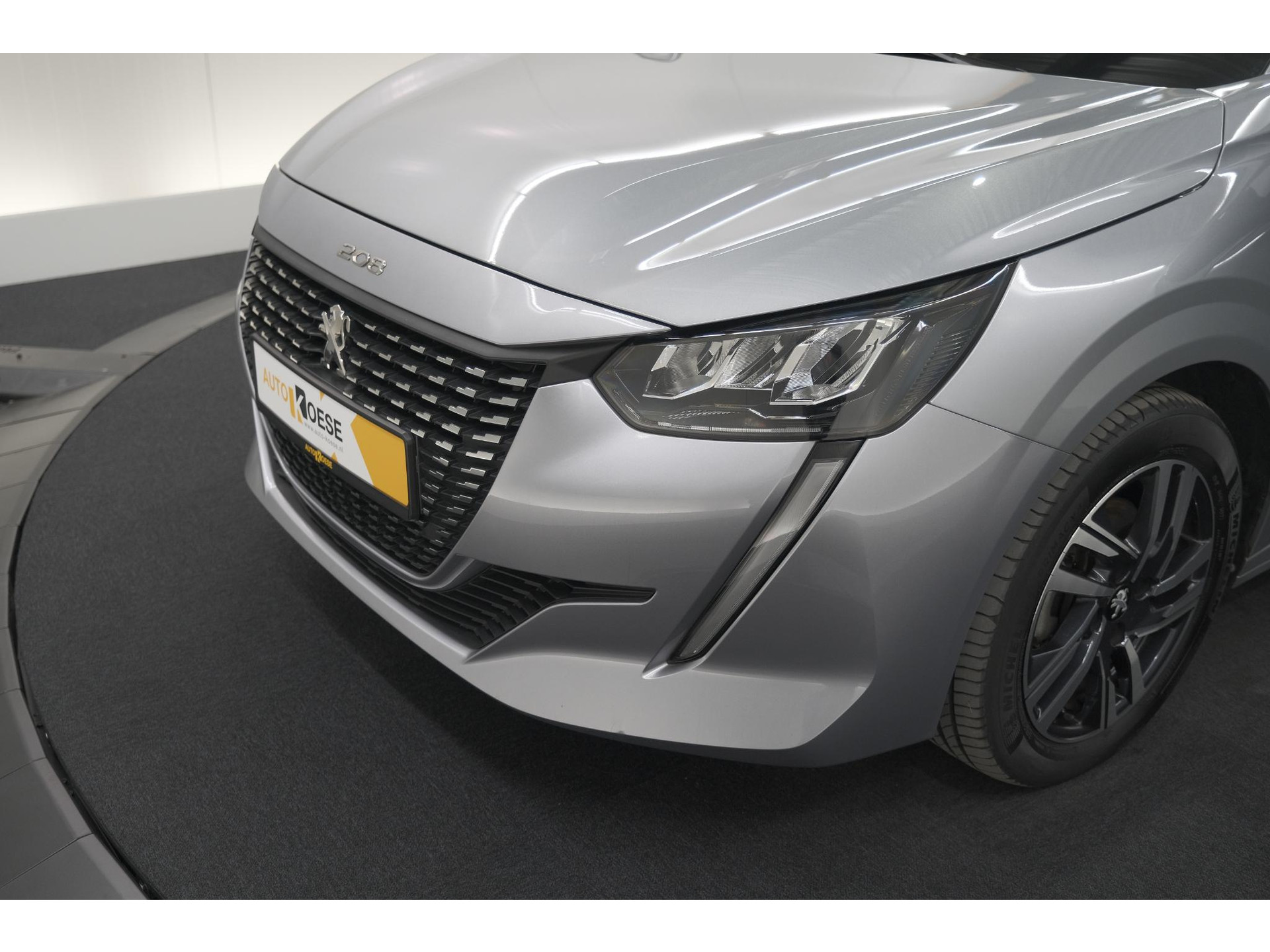 Peugeot 208 PureTech 100 EAT8 Allure Pack | Camera | Navigatie | Apple Carplay | Parkeersensoren