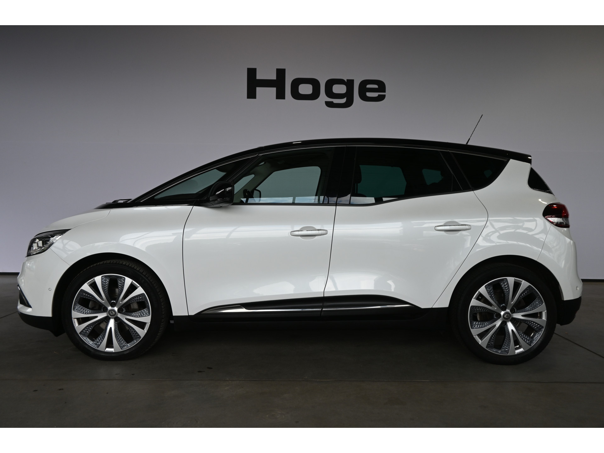 Renault Scénic 1.3 TCe Intens Automaat Nap Clima Cruise Trekhaak Navigatie Head up Panoramadak 100% Onderhouden! Inruil Mogelijk!