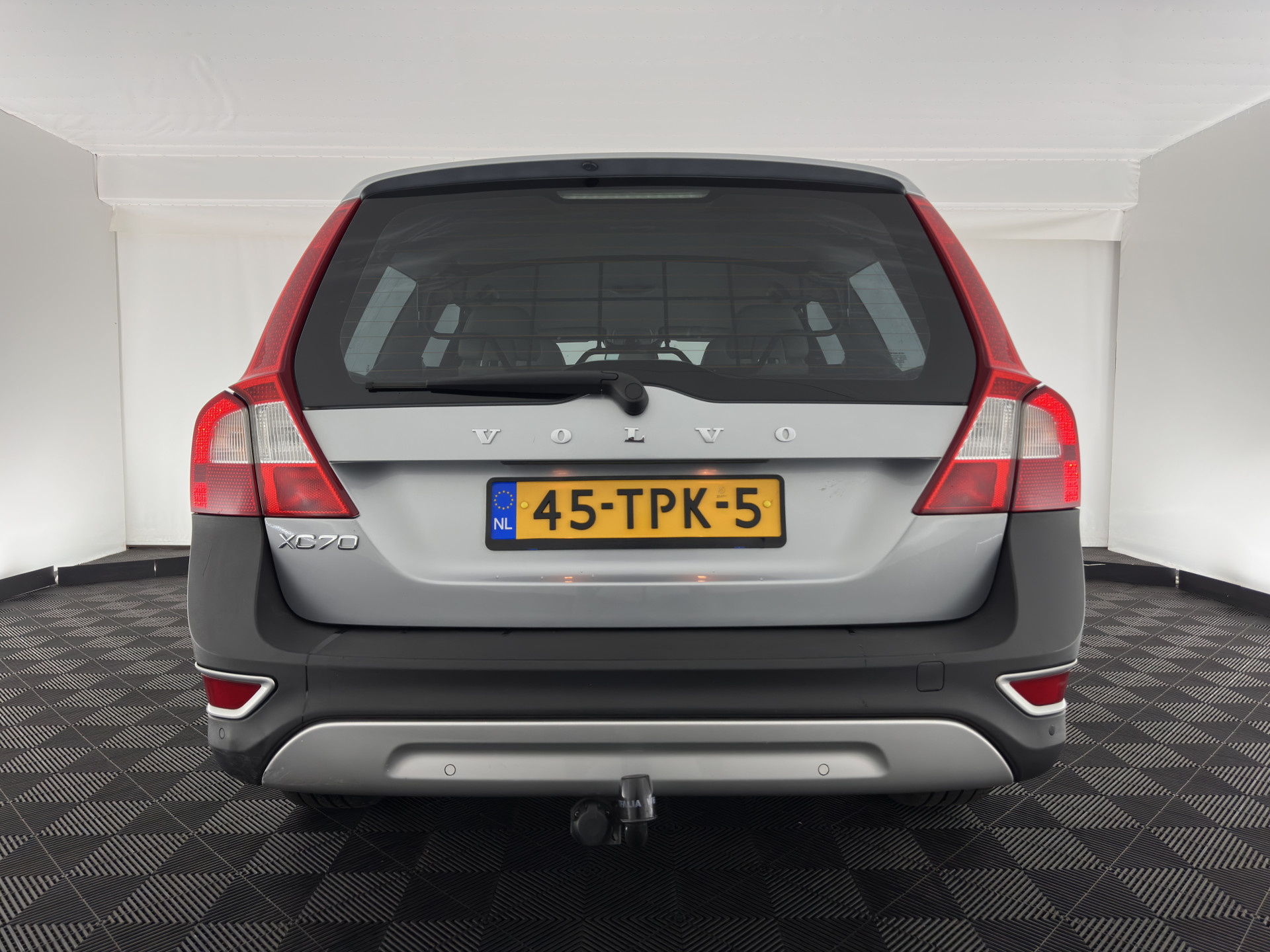 Volvo XC70 2.0 D3 FWD Limited Edition Aut. *LEATHER | BI-XENON | ADAPTIVE-CRUISE | BLIS | NAVI-FULLMAP | HEATED-COMFORTSEATS | ECC | PRIVACY-GLASS | LANE-ASSIST | PDC | TOWBAR | 17''ALU*