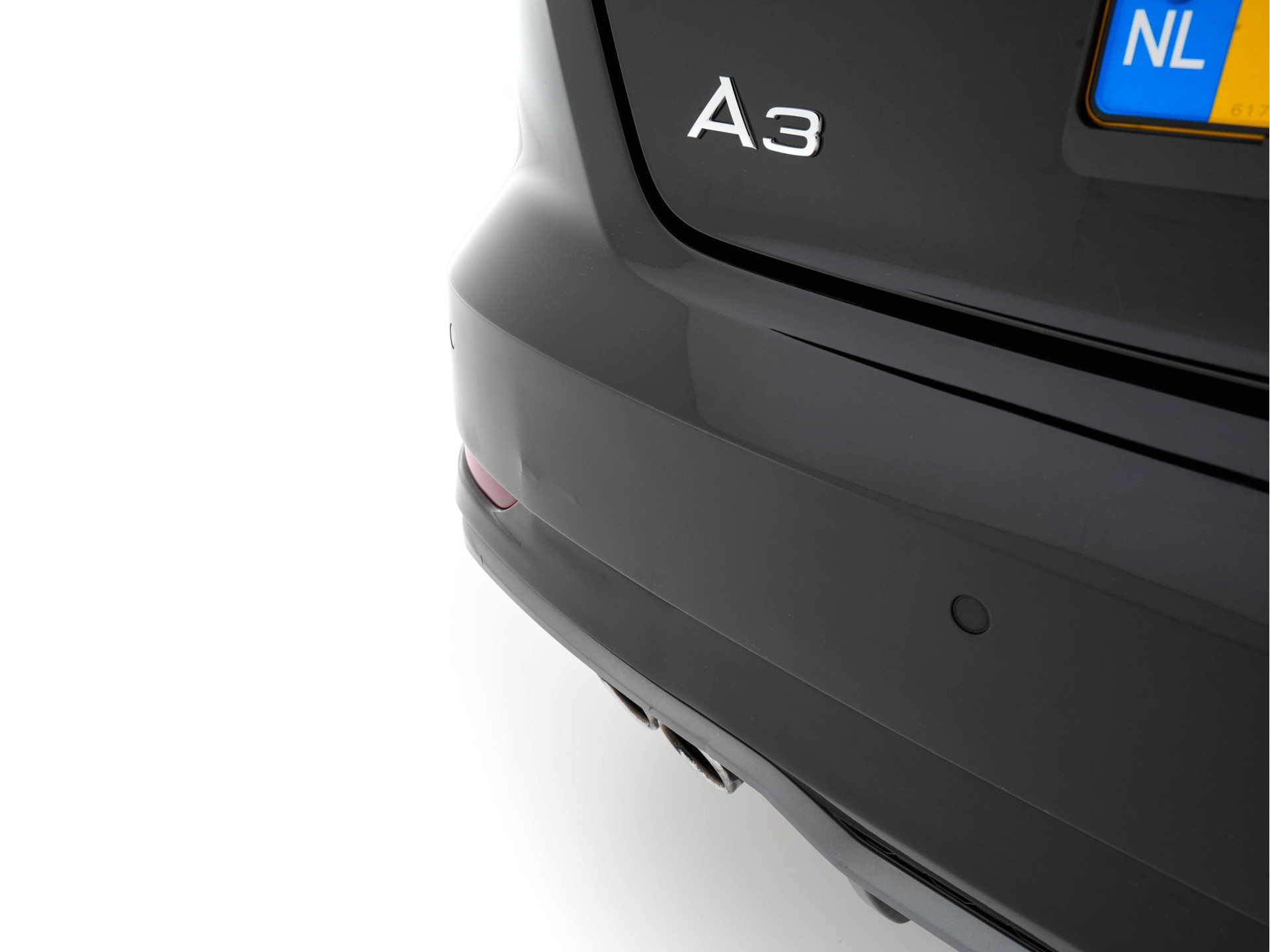 Audi A3 Sportback 1.5 TFSI CoD S-Line-Sportpack Edition Aut. *FULL-LED | LEATHER-FABRIC | NAVI-FULLMAP | SPORT-SEATS | AUDI-SOUND | ECC | PDC | PRIVACY-GLASS | CRUISE | 18''ALU*