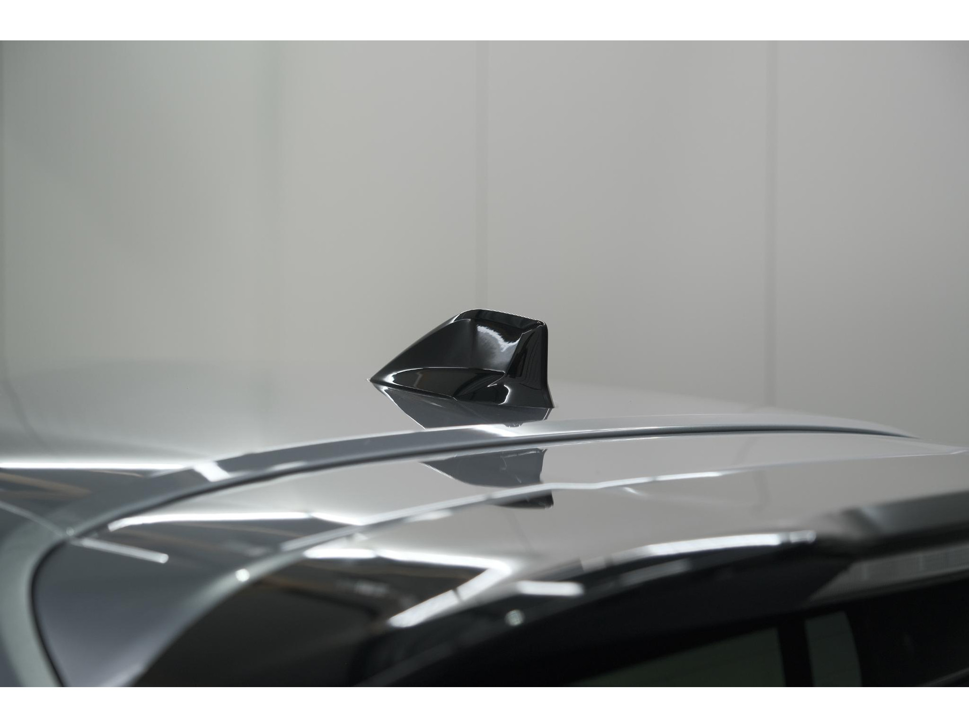 Peugeot 208 1.2 Hybrid 110 e-DCS6 Allure | Apple Carplay | Parkeersensoren Voor + Achter | Climate Control