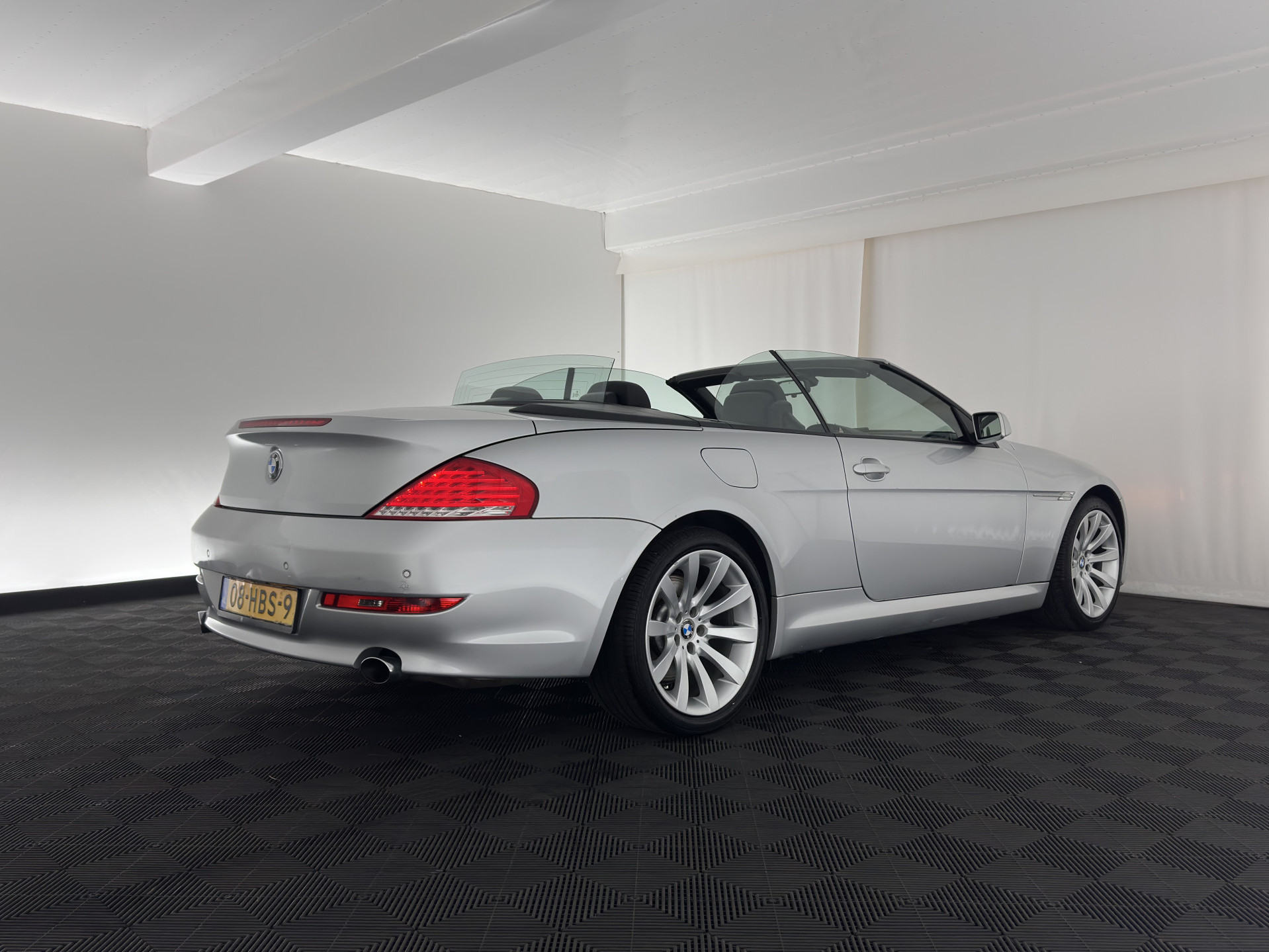 BMW 6-serie Cabrio 650i Aut. *LEATHER | BI-XENON | MEMORY-PACK | SHIFT-PADDLES | HEATED-SPORTSEATS | KEYLESS | NAVI-FULLMAP | ECC | HEAD-UP | PDC | CRUISE | AIRSCARF | 19''ALU*