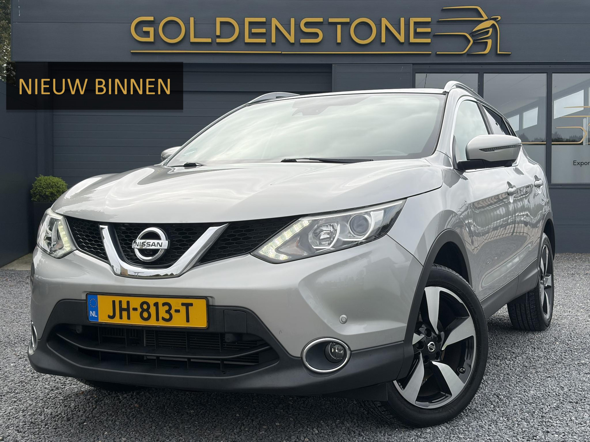 Nissan Qashqai 1.2 N-Connecta ✓Net beurt gehad✓360° Camera✓Navi✓Trekhaak✓Pano✓Pdc V+A✓Keyless✓18'Lm velgen✓Clima✓Cruise✓Rijstrooksensor✓116pk✓6 Bak✓N.A.P✓Apk tot 10-2027