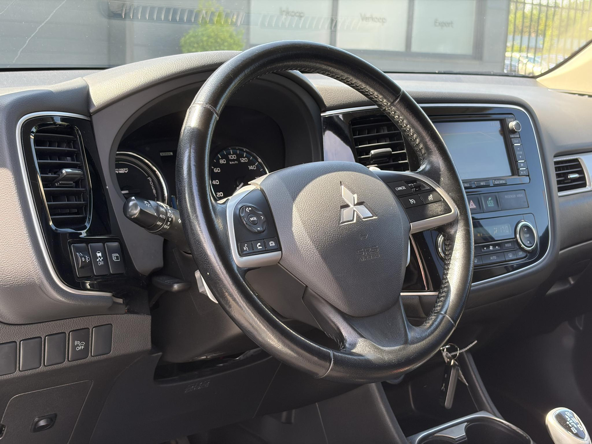 Mitsubishi Outlander 2.0 PHEV Business Edition SOH 73%,Trekhaak,Navi,Camera,Keyless,Halfleder,Clima,Cruise,Lm velgen,N.A.P,Apk tot 04-2027
