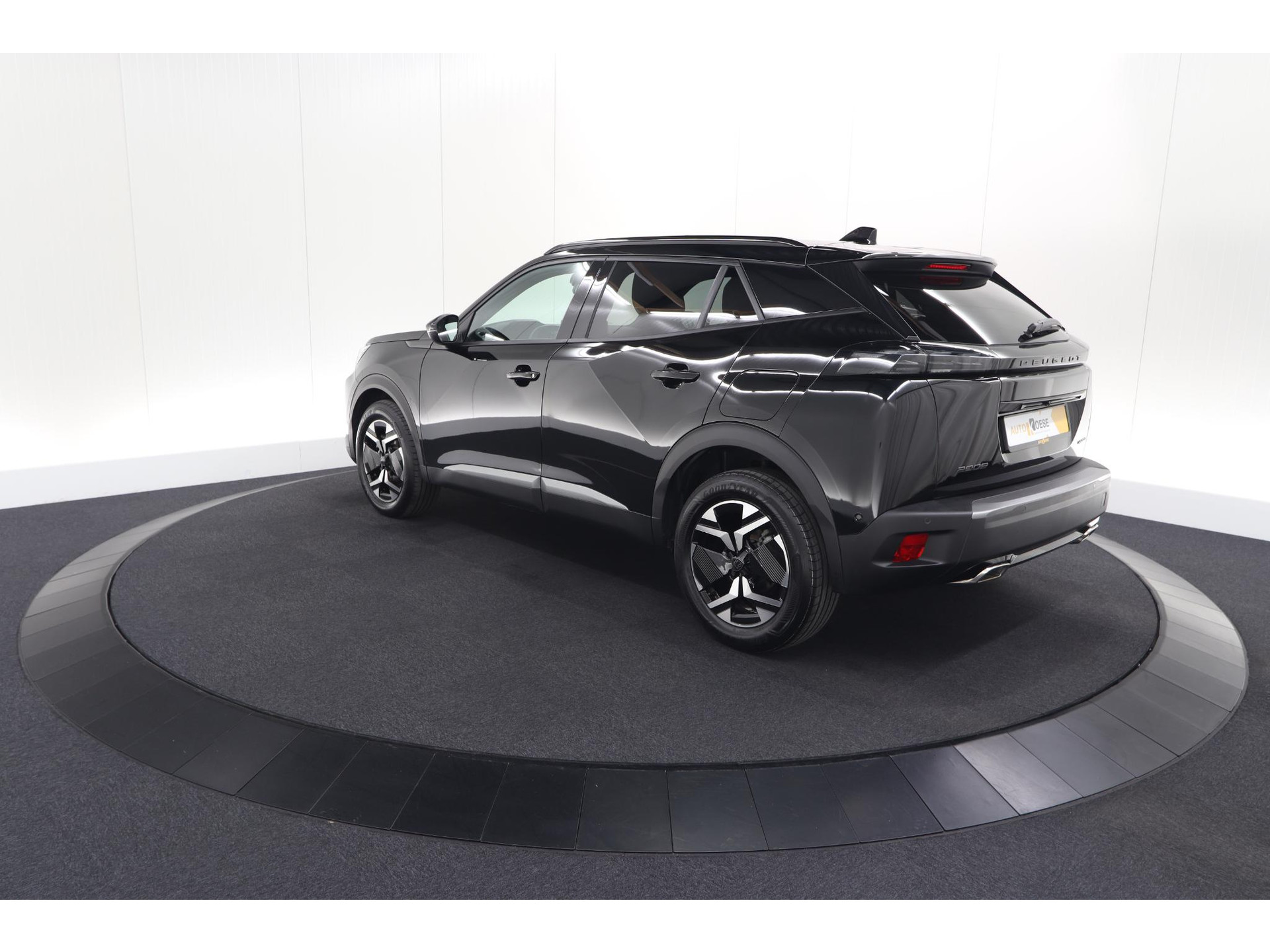 Peugeot 2008 1.2 Hybrid 145 Allure | 360 Camera | Adaptieve Cruise Control | Navigatie | Dodehoekdetectie
