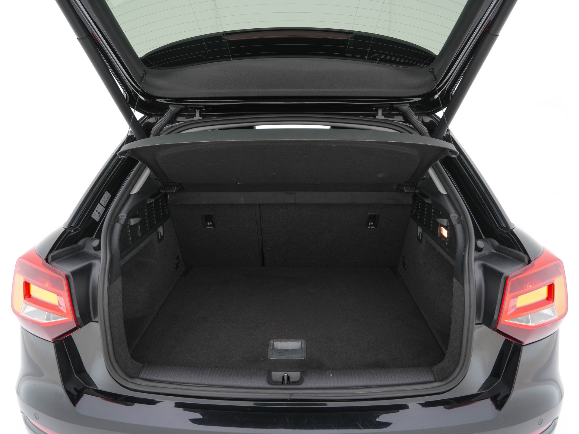 Audi Q2 1.6 TDI Design Pro Line Plus *FULL-LEATHER | NAVI-FULLMAP | HEATED-COMFORTSEATS | PRIVACY-GLASS | ECC | PDC | CRUISE | 18''ALU | TOWBAR*