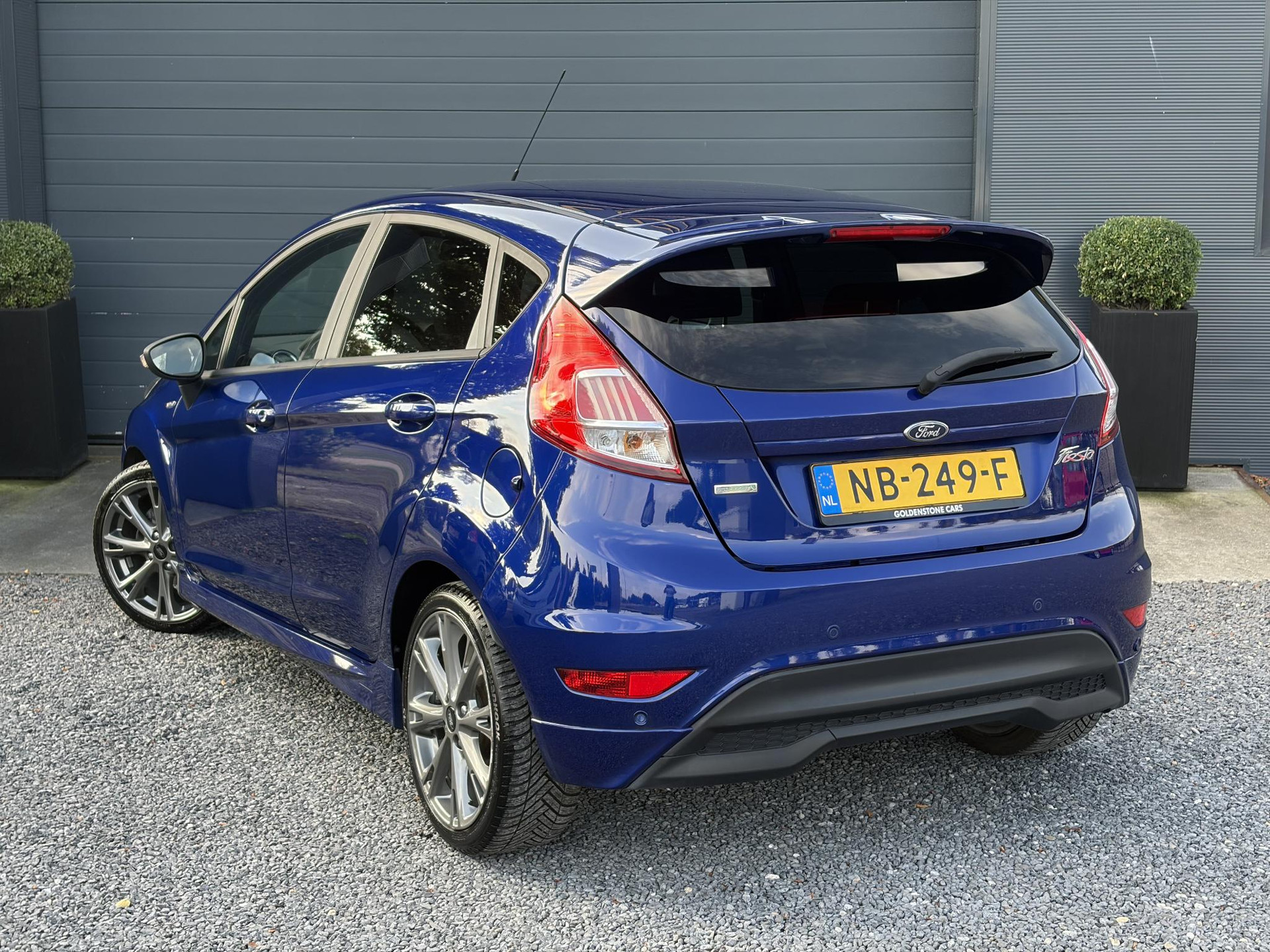Ford Fiesta 1.0 EcoBoost ST Line 102pk l Navi l 2e Eigenaar l Airco l Cruisel 5 Deurs l  Pdc l 17''Lm velgen l Recent beurt gehad l Bj 12-2016 l N.A.P l Apk tot 01-2027