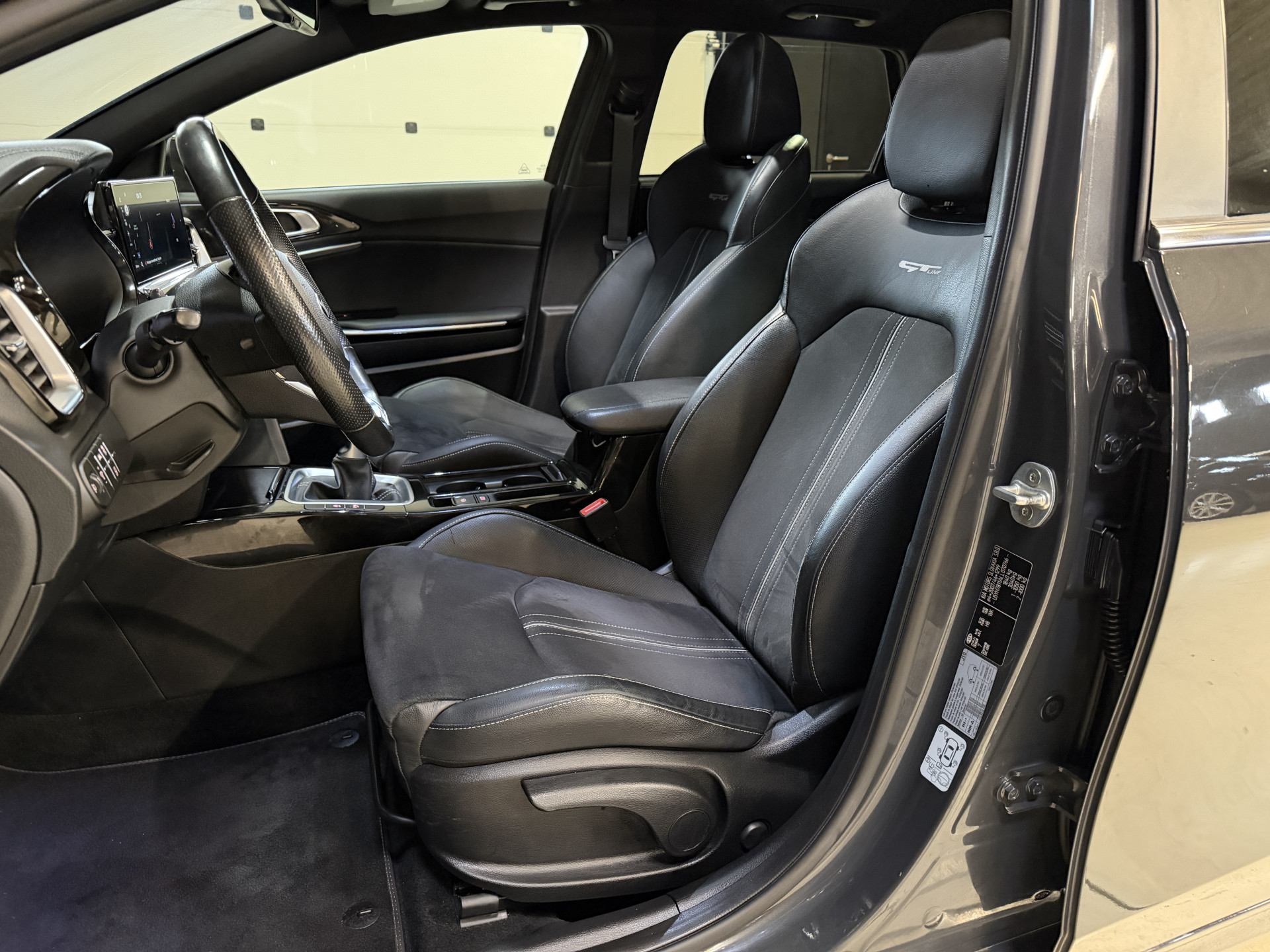 Kia Ceed Sportswagon 1.0 T-GDi GT-Line | Panoramadak | Dealer onderhouden | Camera | Afn. Trekhaak | Stoel/stuurverwarming | Carplay
