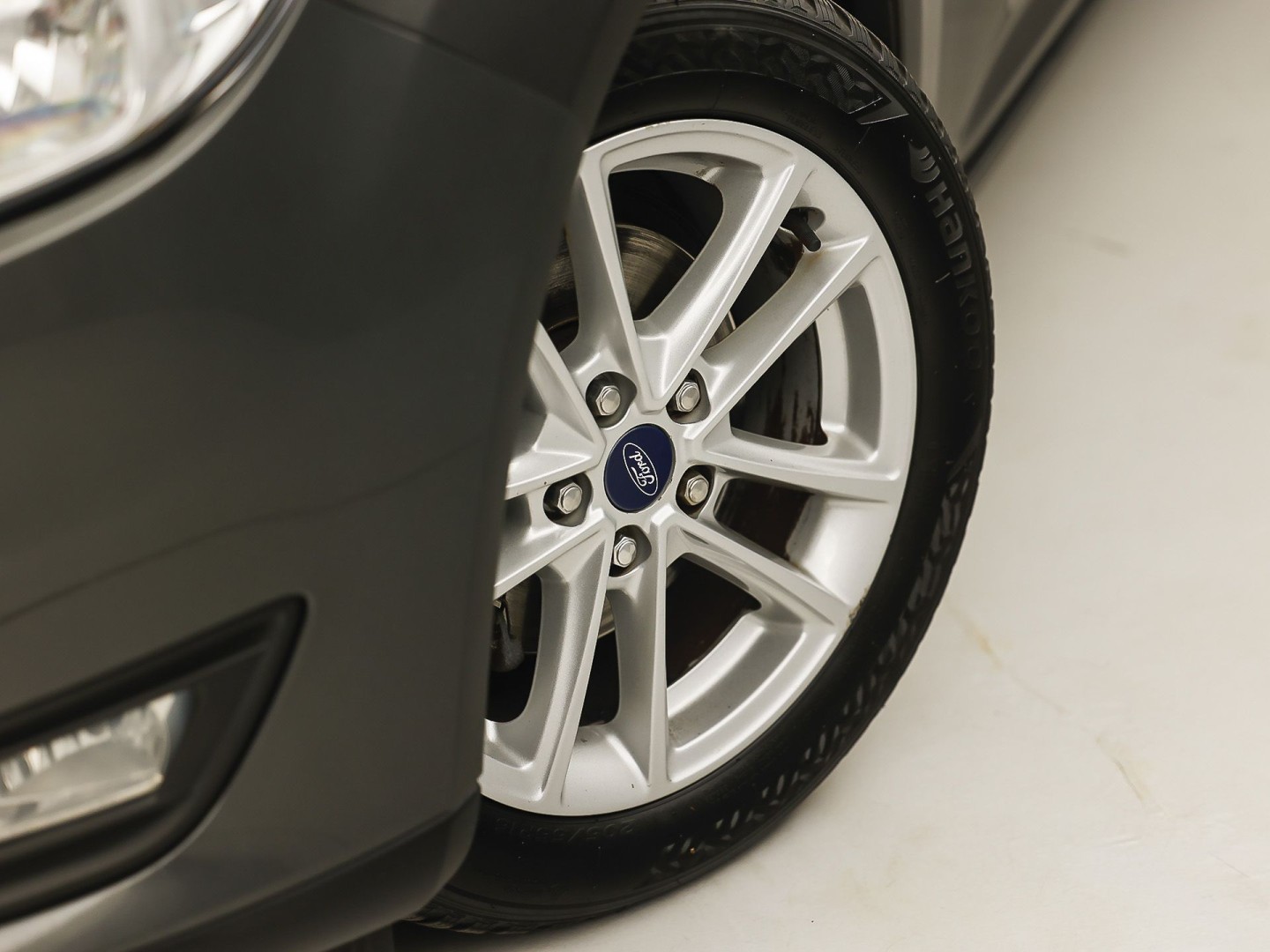 Ford Focus Wagon 1.0 Sport (APPLE CARPLAY, GROOT NAVI, CAMERA, CLIMATE, SPORTSTOELEN, TREKHAAK, CRUISE, NIEUWSTAAT)