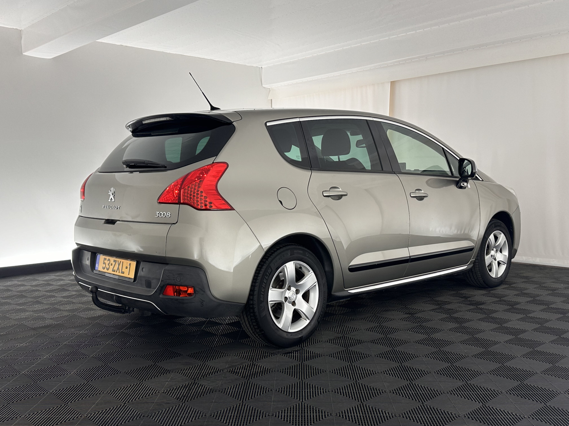 Peugeot 3008 2.0 HDiF HYbrid4 Aut. *NAVI-FULLMAP | COMFORT-SEATS | ECC | SHIFT-PADDLES | PDC | CRUISE | 16''ALU*