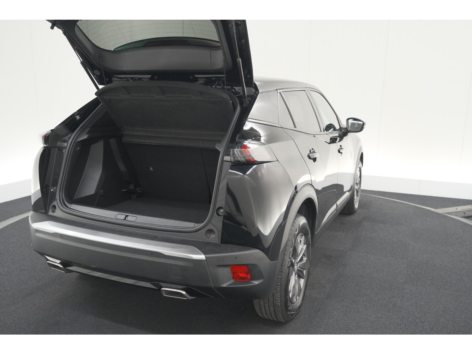 Peugeot 2008 PureTech 130 EAT8 Active Pack | Parkeersensoren | Apple CarPlay | Climate Control | Stoelverwarming