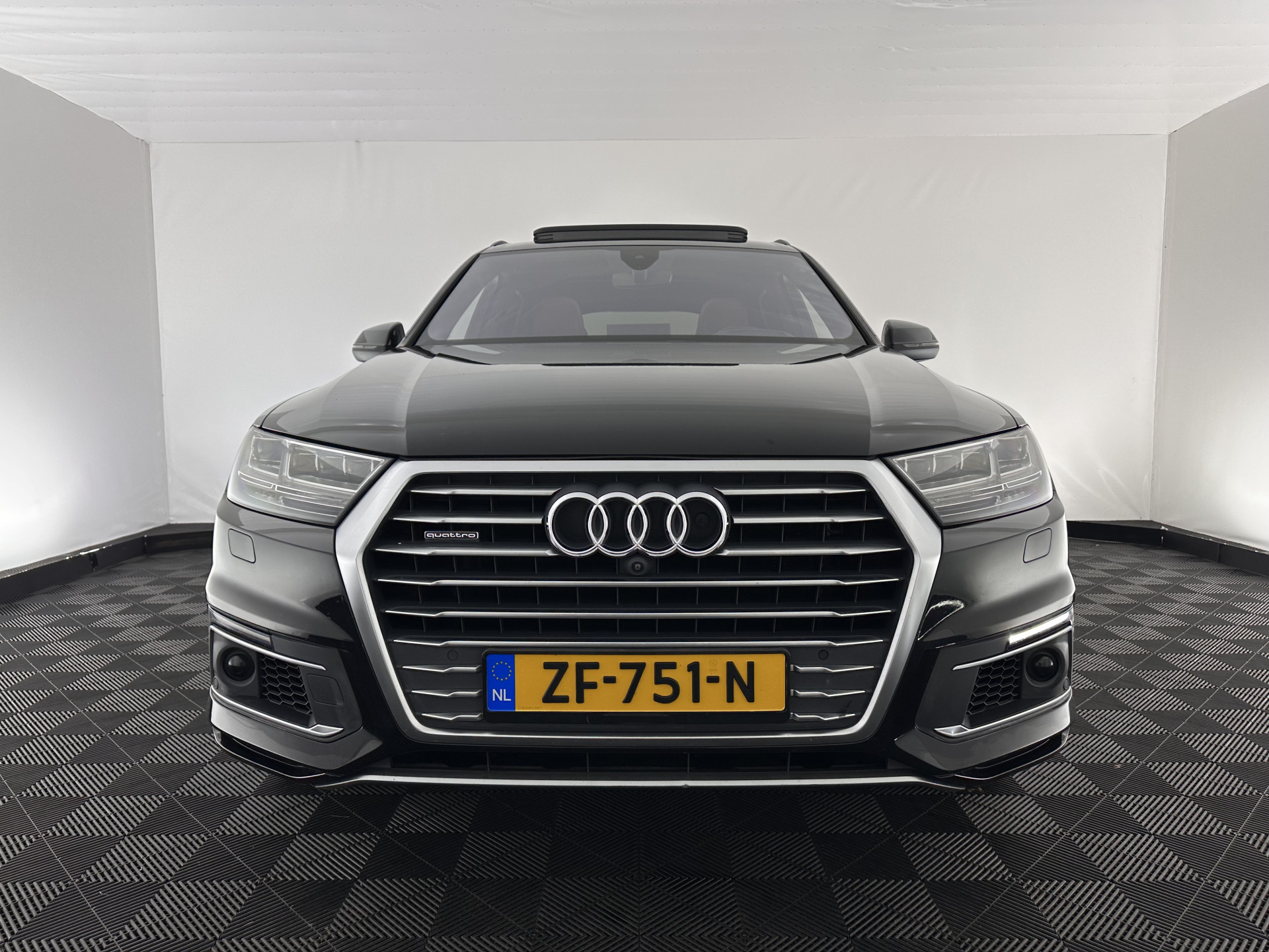Audi Q7 3.0 TDI e-tron Quattro Sport (Plug-In) Aut. *PANO | LEATHER | ADAPTIVE-CRUISE | MATRIX-LED | BOSE-AUDIO | BLINDSPOT | MEMORY-PACK | DIGI-COCKPIT | HEATED-SPORTSEATS | NAVI-FULLMAP | CAMERA | HEAD-UP | SHIFTPADDLES | TOWBAR | 21"*
