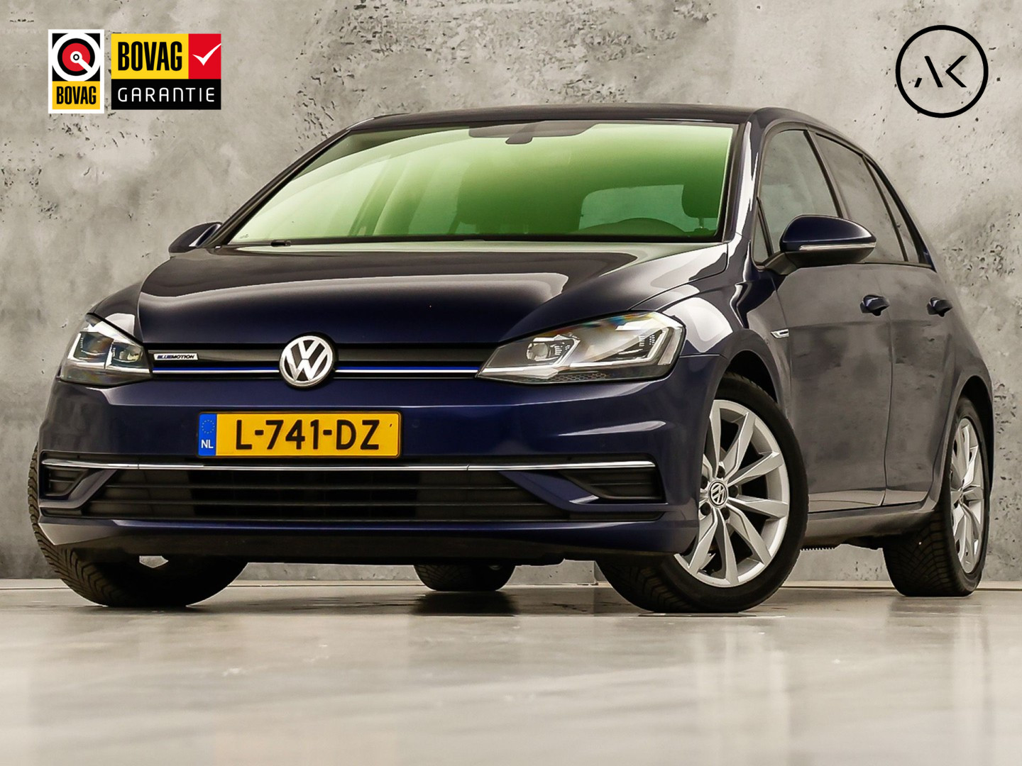 Volkswagen Golf 1.5 TSI Sportline (APPLE CARPLAY, GROOT NAVI, CLIMATE, STOELVERWARMING, SPORTSTOELEN, LED KOPLAMPEN, PARKEERSENSOREN, ADAPTIVE CRUISE, NIEUWSTAAT)