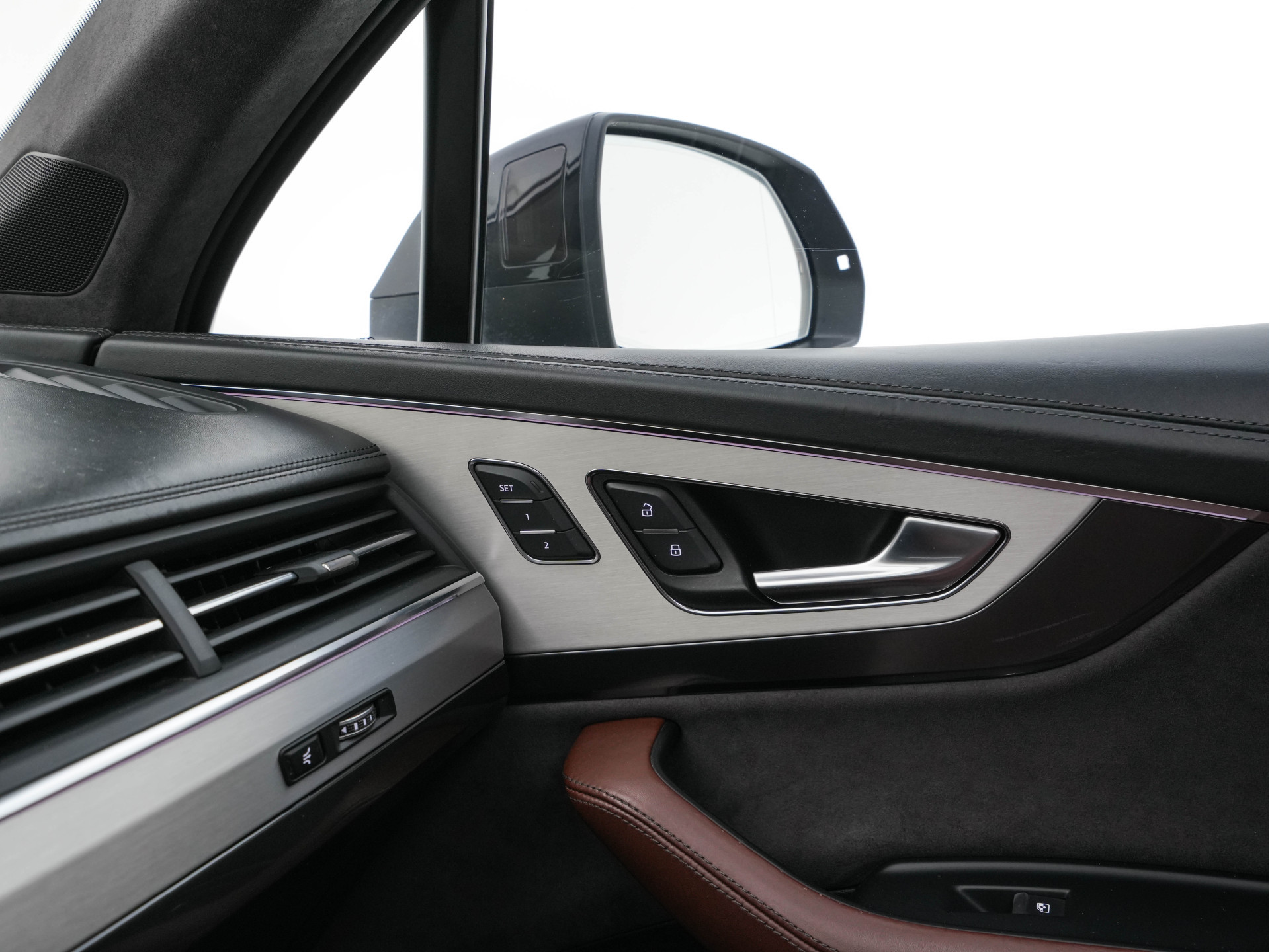 Audi Q7 3.0 TDI e-tron Quattro Sport (Plug-In) Aut. *PANO | LEATHER | ADAPTIVE-CRUISE | MATRIX-LED | BOSE-AUDIO | BLINDSPOT | MEMORY-PACK | DIGI-COCKPIT | HEATED-SPORTSEATS | NAVI-FULLMAP | CAMERA | HEAD-UP | SHIFTPADDLES | TOWBAR | 21"*