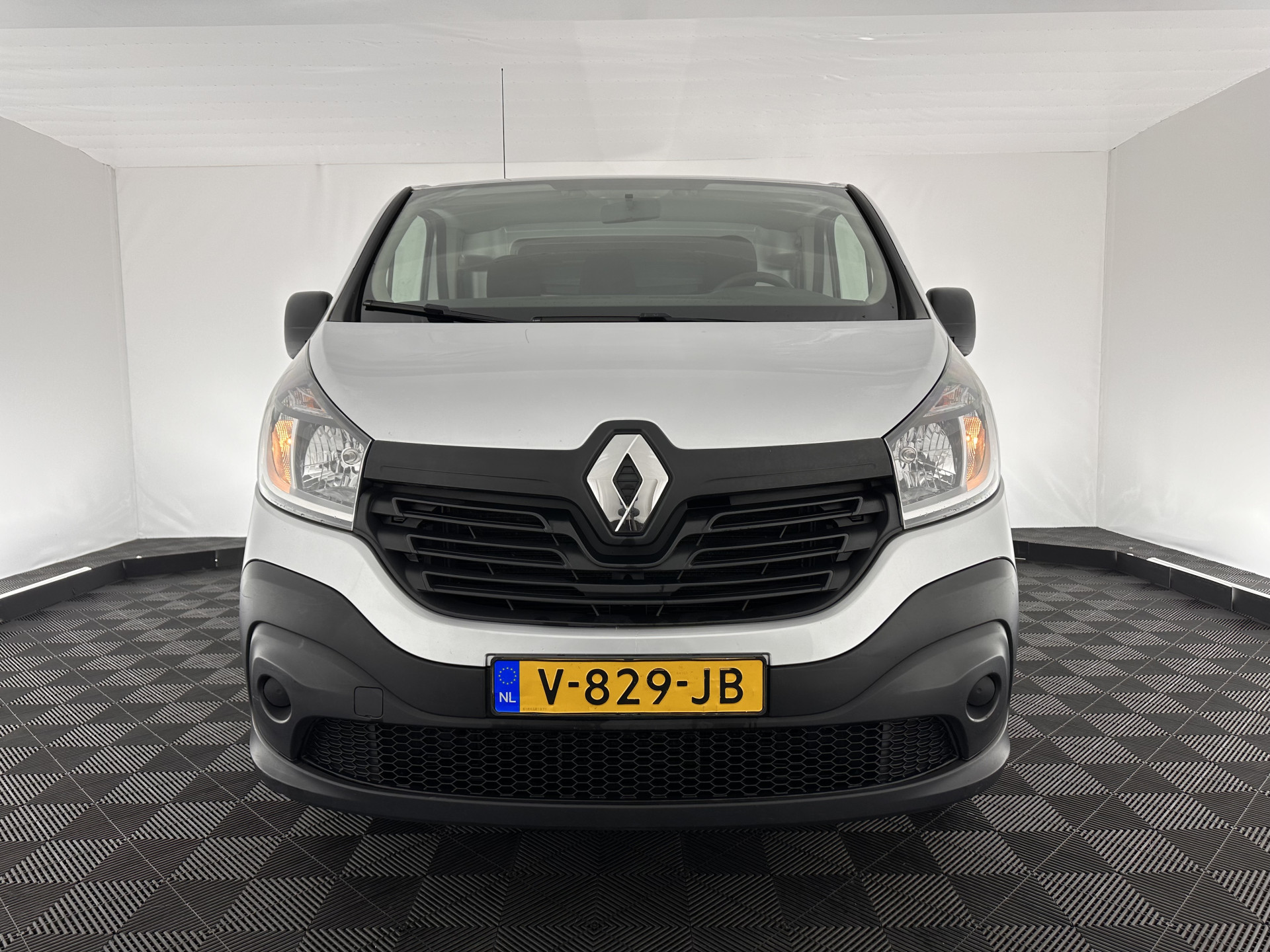Renault Trafic 1.6 dCi T29 L1H1 Comfort-Pack *NAVI-FULLMAP | AIRCO | CRUISE | 3-PERS | PDC | 1.260 Kg-Cargo-Capacity*