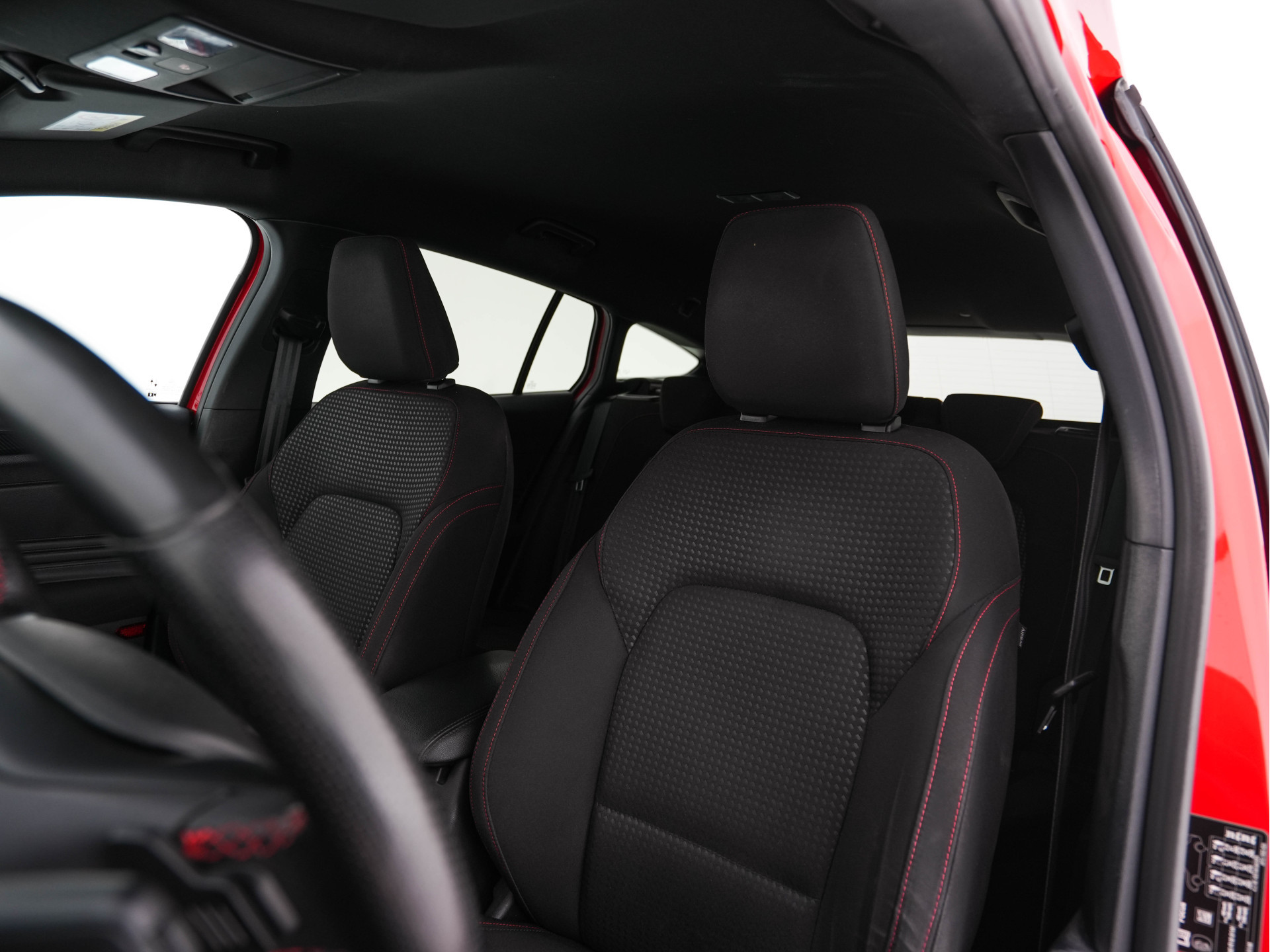 Ford Focus Wagon 2.0 ST-Line-X Business EcoBlue (INCL-BTW) Aut. *ADAPTIVE-CRUISE | DIGI-COCKPIT | KEYLESS | CAMERA | NAVI-FULLMAP | HEATED-SPORTSEATS | DAB+ | SHIFT-PADDLES | ECC | PDC | TOWBAR | 18''ALU*