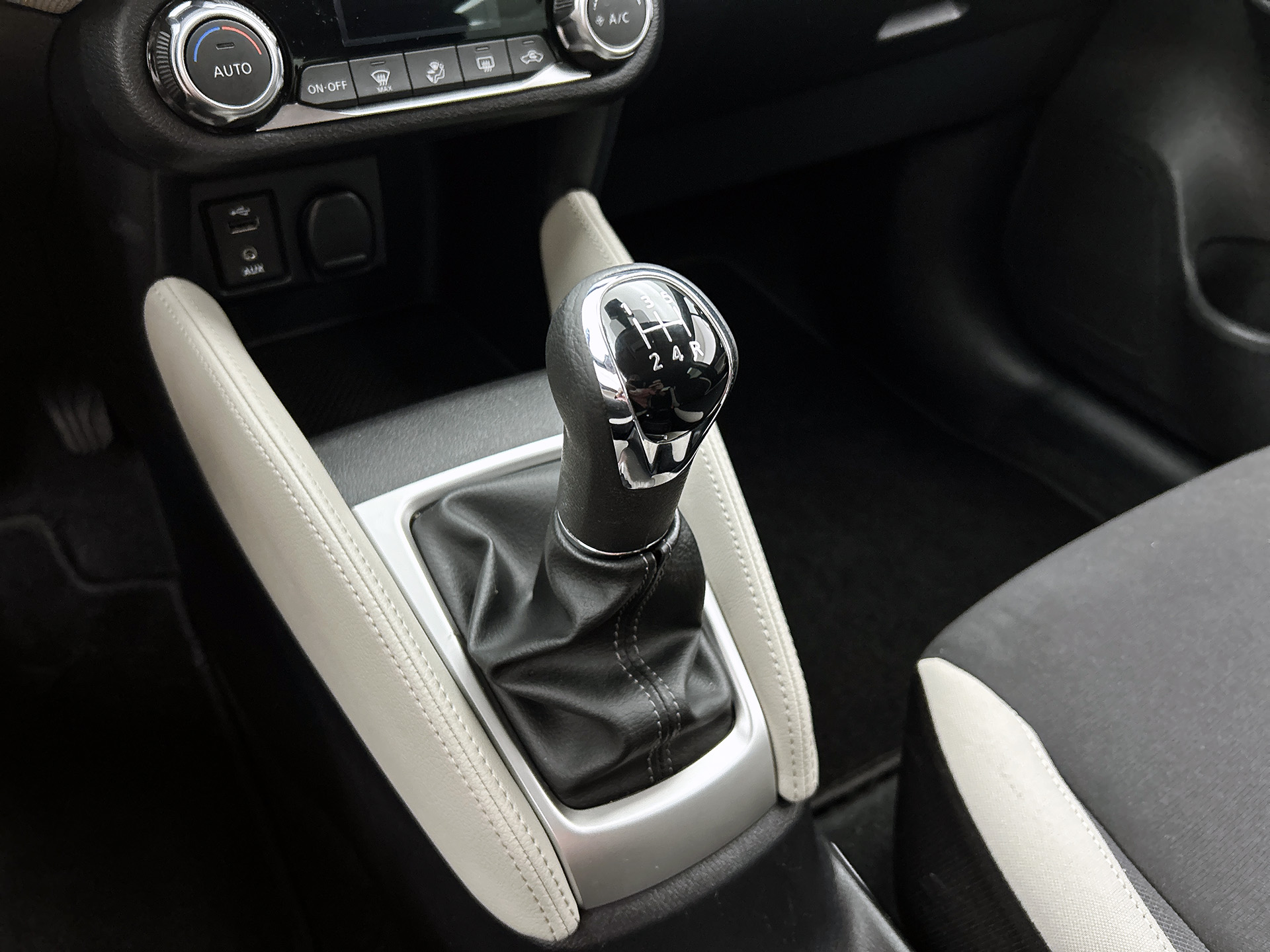 Nissan Micra 0.9 IG-T N-Connecta | CAMERA | NAVI | CLIMAT CONTROL | PARK. SENSOREN