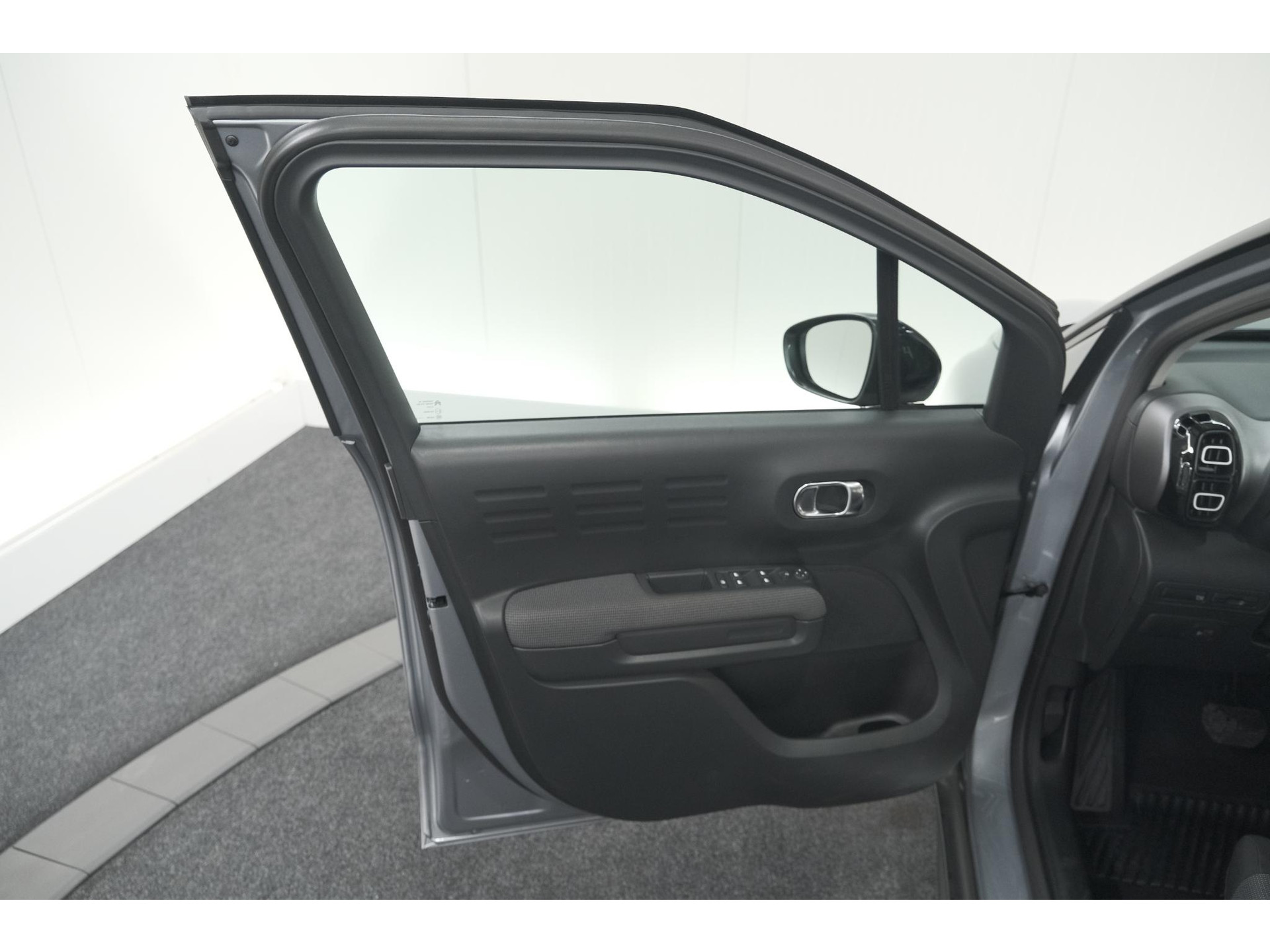 Citroen C3 Aircross PureTech 130 EAT6 Max | Allseason Banden | Parkeersensoren | Navigatie | Apple Carplay