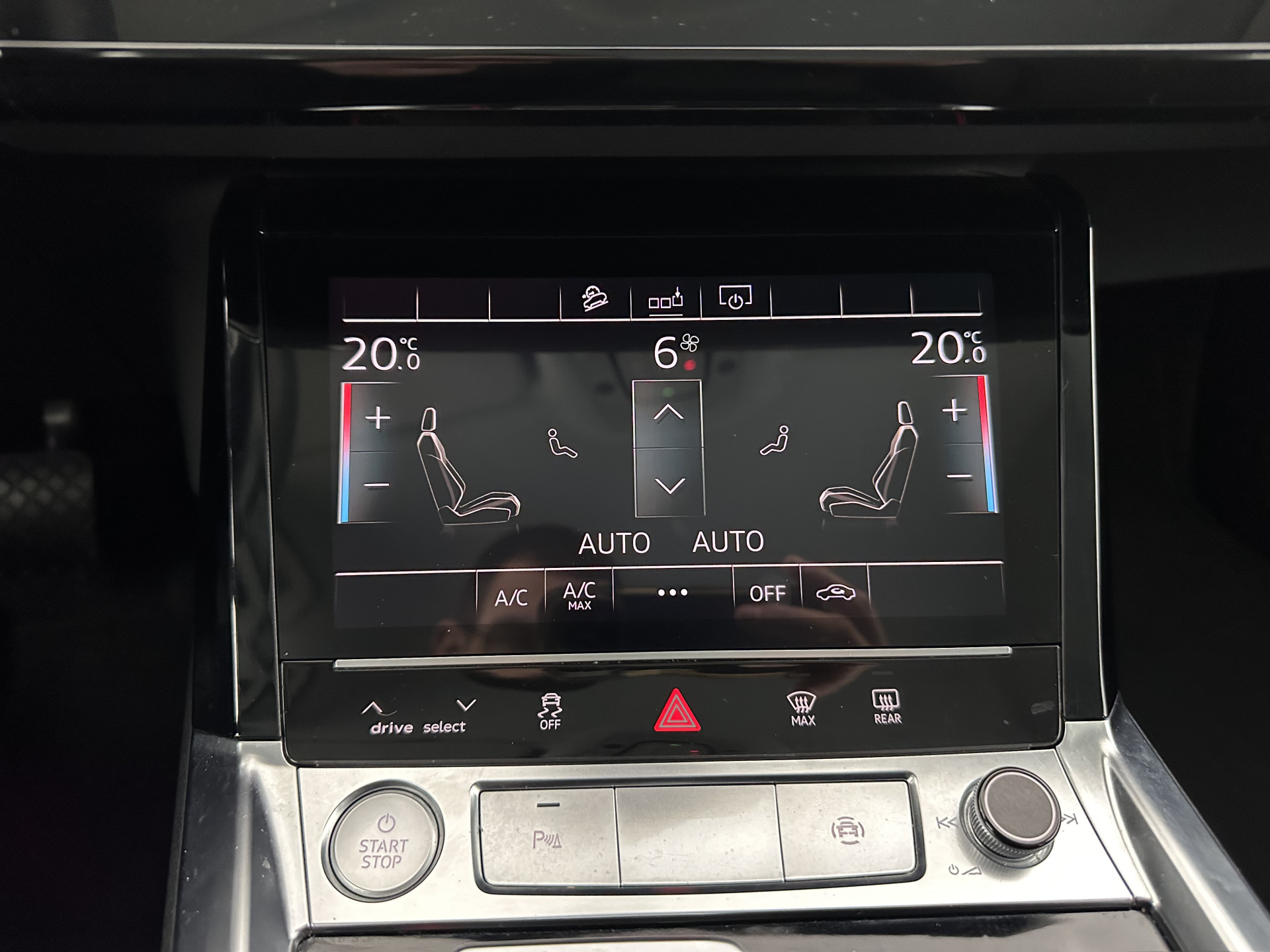 Audi e-tron 50 quattro Business edition 71 kWh [ 3-Fase-11kW ] {SOH-99%} (INCL-BTW) Aut. *HEATPUMP | FULL-LED | DIGI-COCKPIT | NAVI-FULLMAP | MEMORY-PACK |  COMFORTSEATS | KEYLESS | AUDI-SOUND | SHIFTPADDLES | DAB+ | ECC | DRIVE-SELECT | PDC | CRUISE | TO