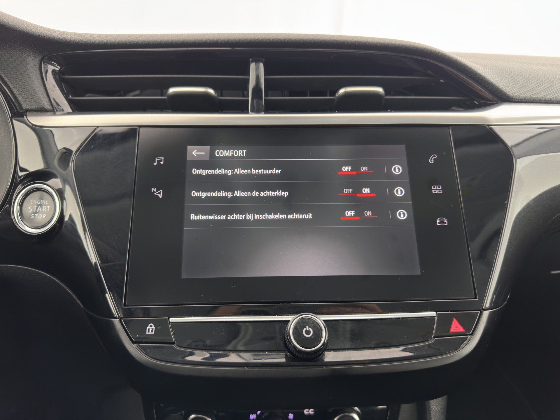 Opel Corsa-e Elegance 50 kWh [3-FASE] {SOH-90%} (INCL-BTW) Aut.*FULL-LED | DIGI-COCKPIT | LEATHER-MICROFIBRE | CARPLAY | CAMERA | ECC | KEYLESS | CRUISE | DAB | 16'' ALU*