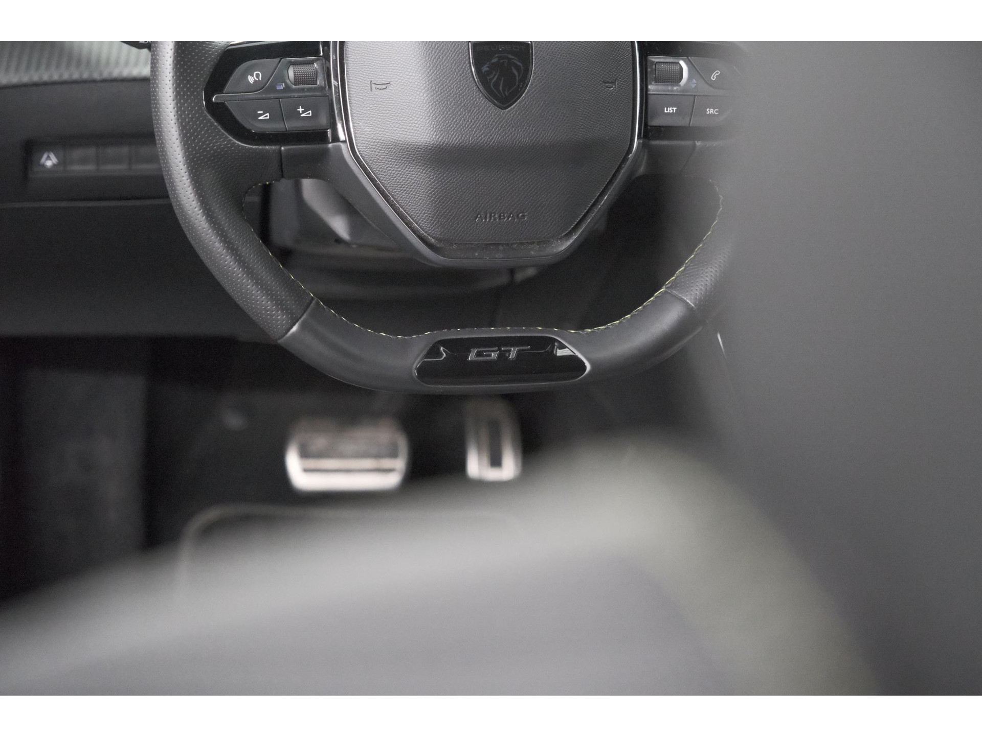 Peugeot 2008 PureTech 130 EAT8 GT | 360 Camera | Adaptieve Cruise Control | Dodehoekdetectie | Navigatie