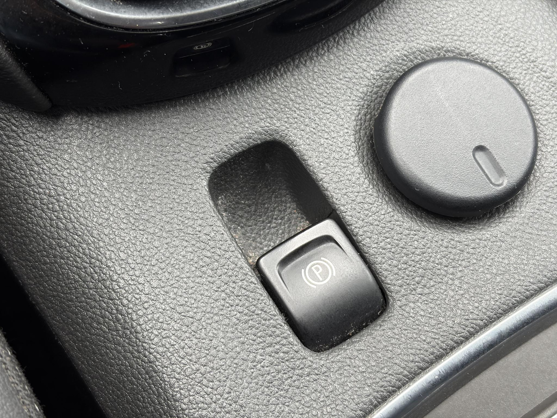 Opel Astra 1.2 Business Elegance 2e Eigenaar l Navi l Camera l Carplay l Keyless l Trekhaak l 110pk l Pdc V+A l Halfleder l 6 Bak l N.A.P l | Lm velgen l Rijstrooksensor l Apk tot 07-2027