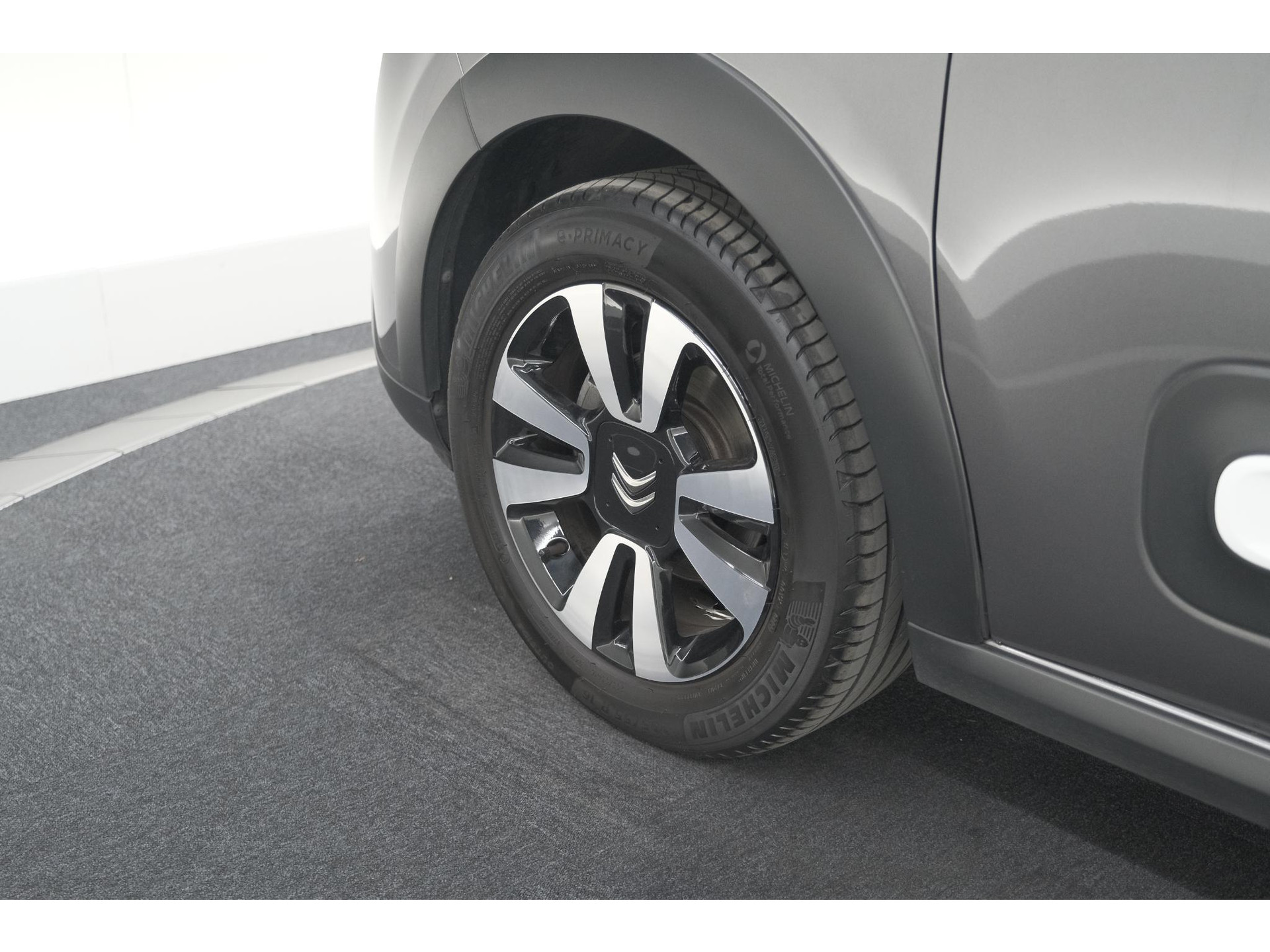 Citroen C3 PureTech 82 Feel Edition | Apple Carplay | Parkeersensoren | Navigatie | Climate Control | 16 Inch Velgen