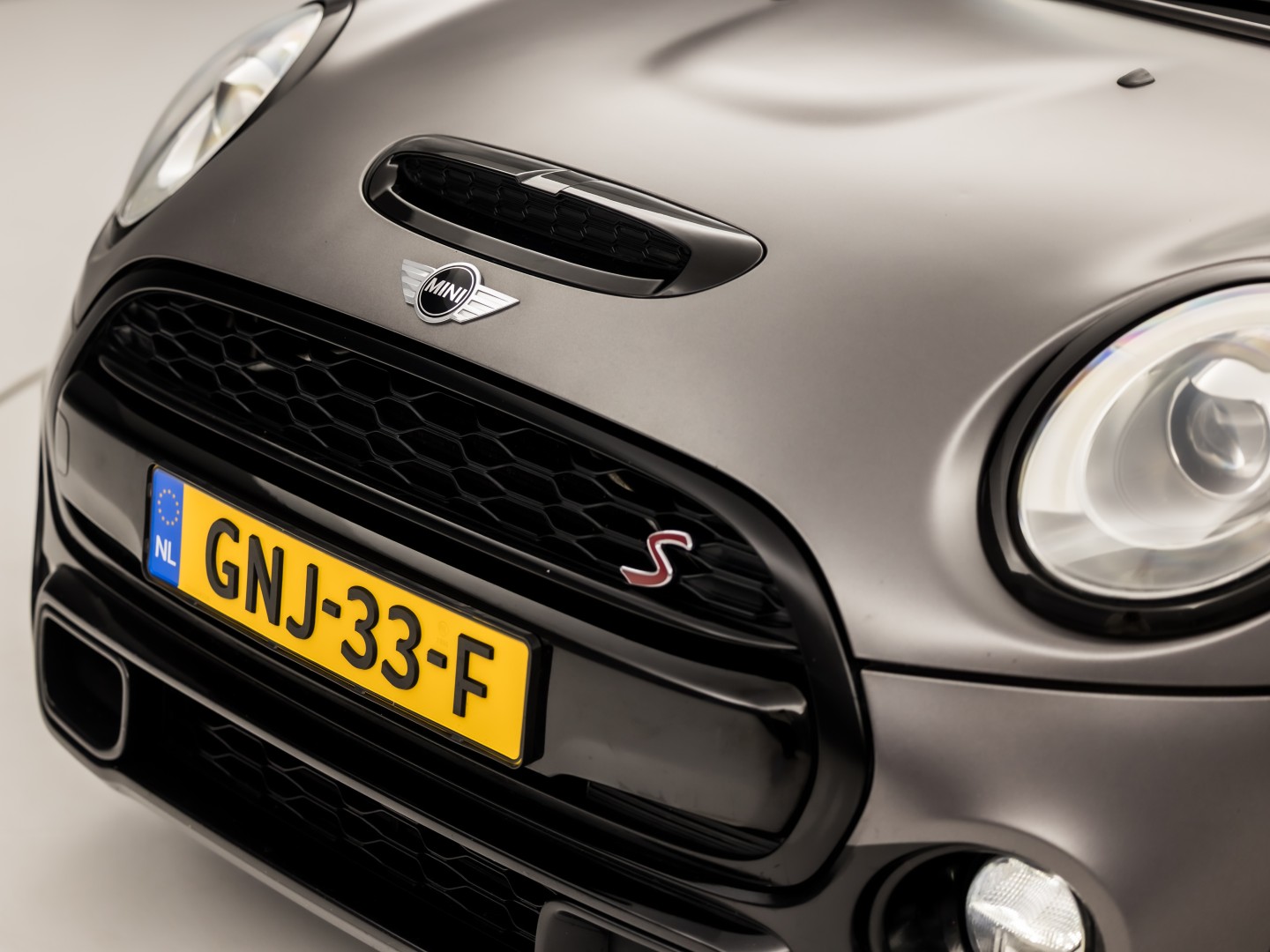 MINI 5-deurs 2.0 Cooper S Chili Edition 192Pk Automaat (PANORAMADAK, GROOT NAVI, HEAD-UP DISPLAY, LEDER, STOELVERWARMING, SPORTSTOELEN, GETINT GLAS, PARKEERSENSOREN, NIEUWSTAAT)