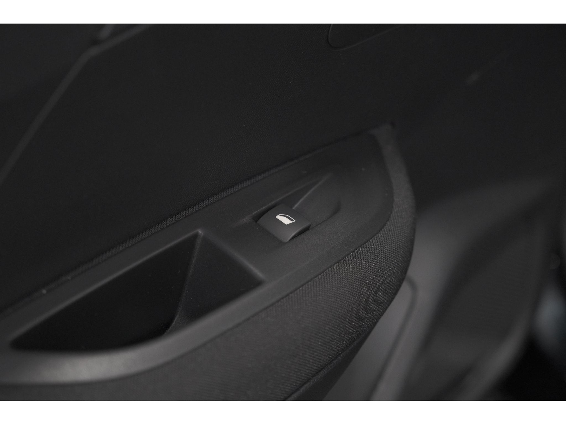 Peugeot 2008 PureTech 130 Active | Camera | Apple Carplay | Parkeersensoren | Stoelverwarming