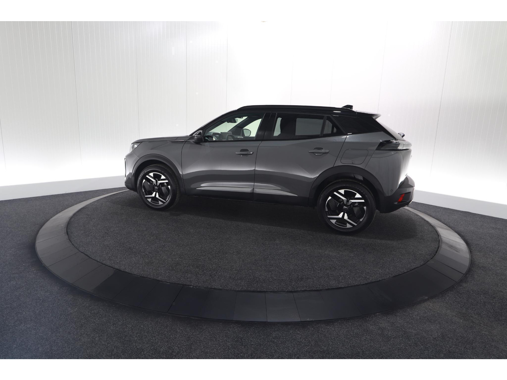Peugeot 2008 PureTech 130 EAT8 GT | 360 Camera | Stoelmassage | Adaptieve Cruise Control | Dodehoekdetectie