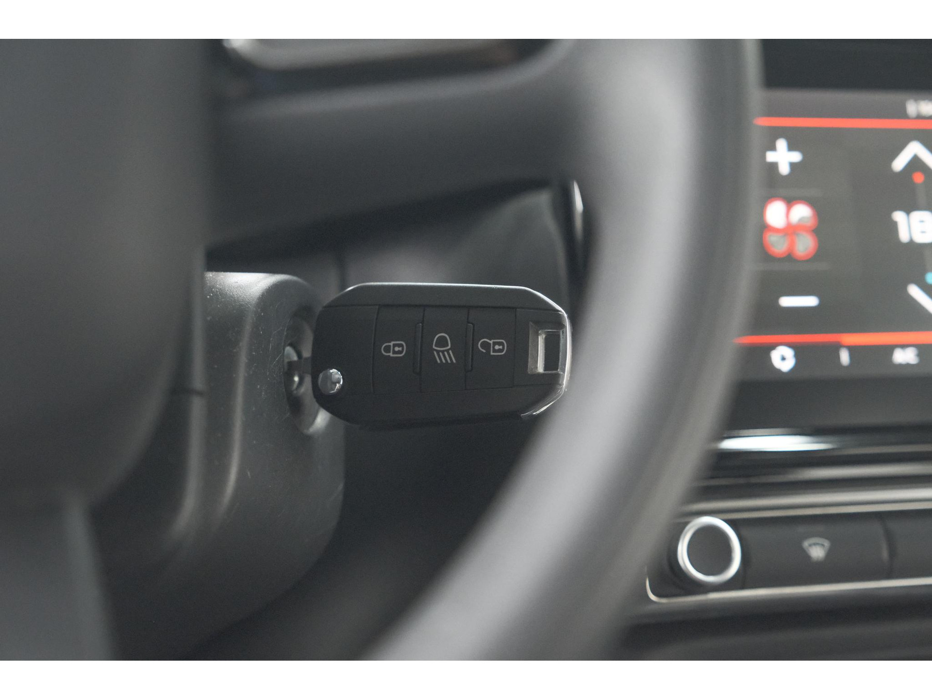 Citroen C3 PureTech 110 EAT6 Max | Apple Carplay | Parkeersensoren | Climate Control | 16 Inch Lichtmetalen Velgen