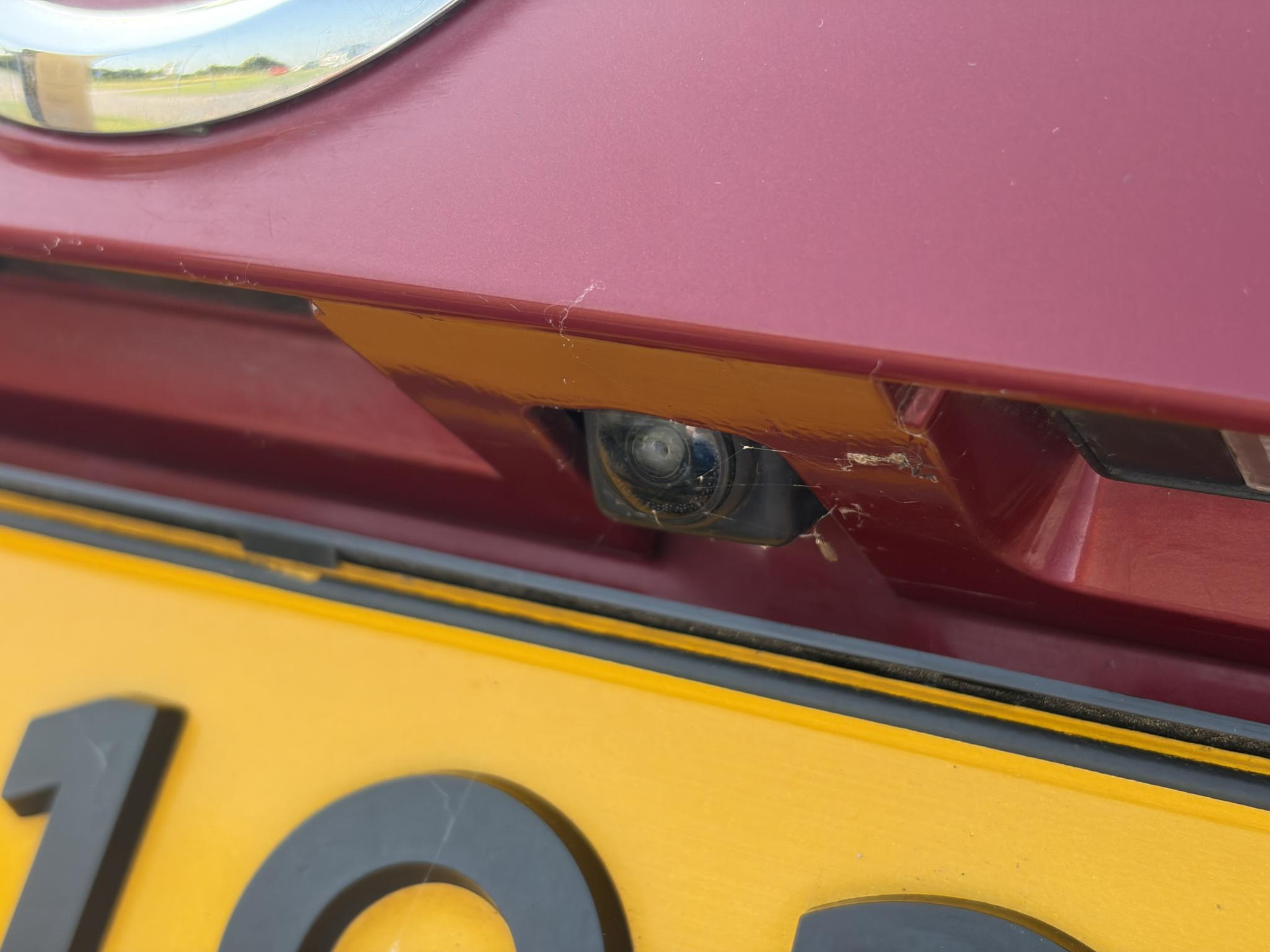 Nissan Qashqai 1.2 N-Connecta 360° Camera,Pano,Trekhaak,Navi,Clima,Cruise,Pdc V+A,Lm velgen,6 Bak,Dakrails,N.A.P,115pk,Apk tot 11-2026