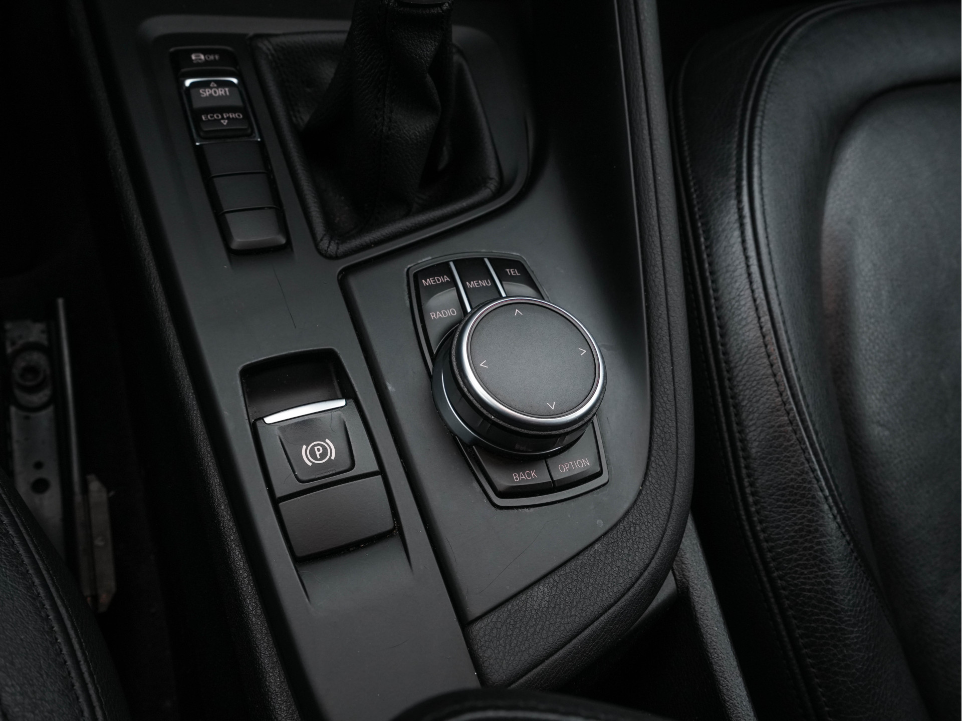 BMW X1 sDrive16d Centennial High Executive *LUXURY-LEATHER | NAVI-FULLMAP | HIFI-SOUND | FULL-LED | HEAD-UP | DAB | PRIVACY-GLASS | ECC | PDC | CRUISE | HEATED-COMFORTSEATS | TOWBAR | KEYLESS | 17"ALU*