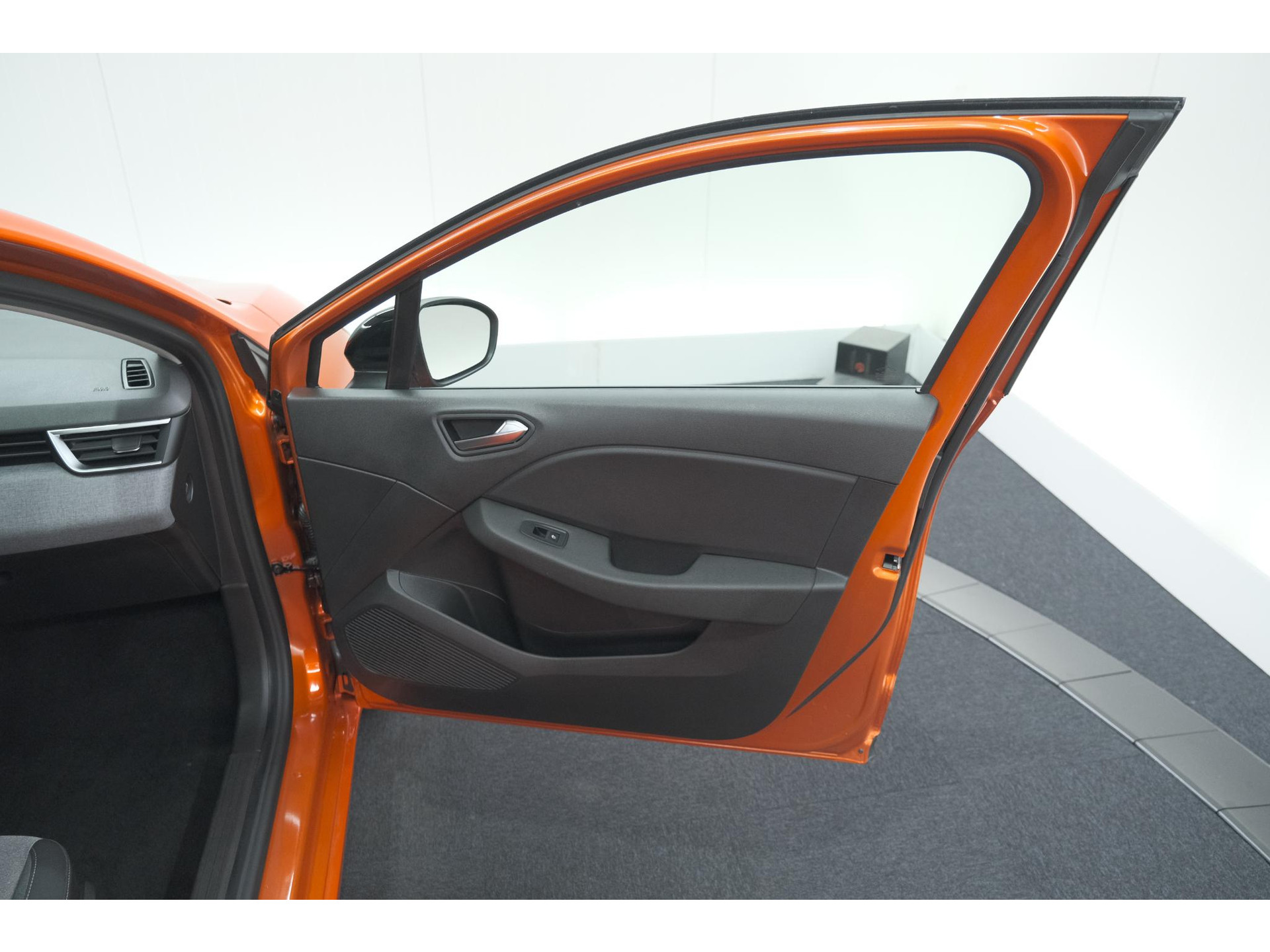 Renault Clio 1.6 E-Tech Full Hybrid 145 Evolution Holland Edition | Apple Carplay | Parkeersensoren | LED | Cruise Control