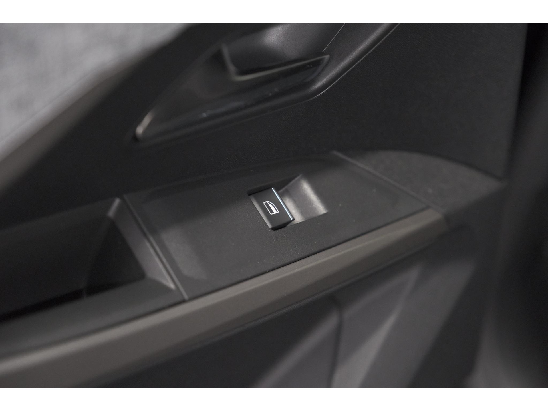 Peugeot 5008 1.2 Hybrid 136 GT 7p | Adaptieve Cruise Control | Camera | Elektrische Kofferklep | Stoelverwarming