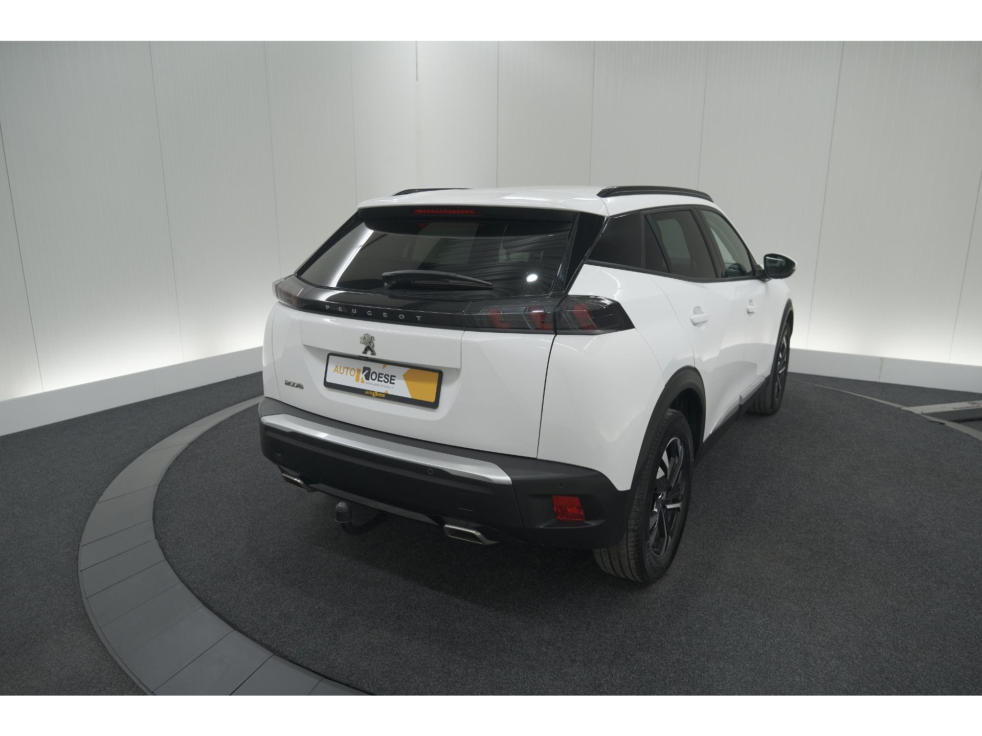 Peugeot 2008 PureTech 130 Allure | Trekhaak | Camera | Navigatie | Parkeersensoren