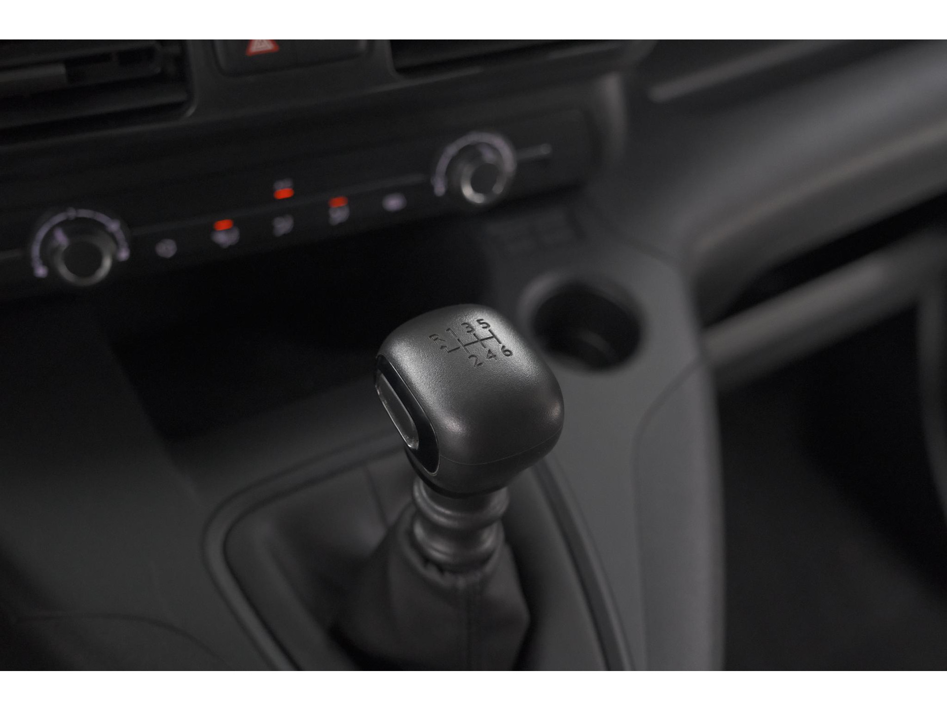 Peugeot Partner 1.5 BlueHDi 100 S&S L1 | Trekhaak | Laadruimte Pakket | Allseason Banden | Cruise Control