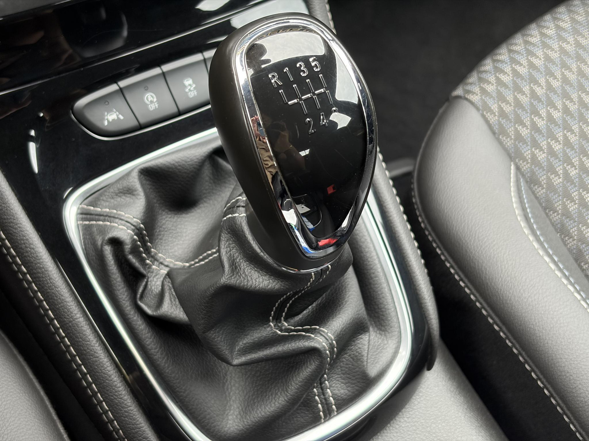 Opel Astra 1.4 Innovation ✓2e Eigenaar✓Carplay✓Navi✓150pk✓Keyless✓6 Bak✓Halfleder✓Rijstrooksensor✓Pdc V+A✓Clima✓Cruise✓Lm velgen✓Bj 12-2016✓N.A.P✓Apk tot 09-2027