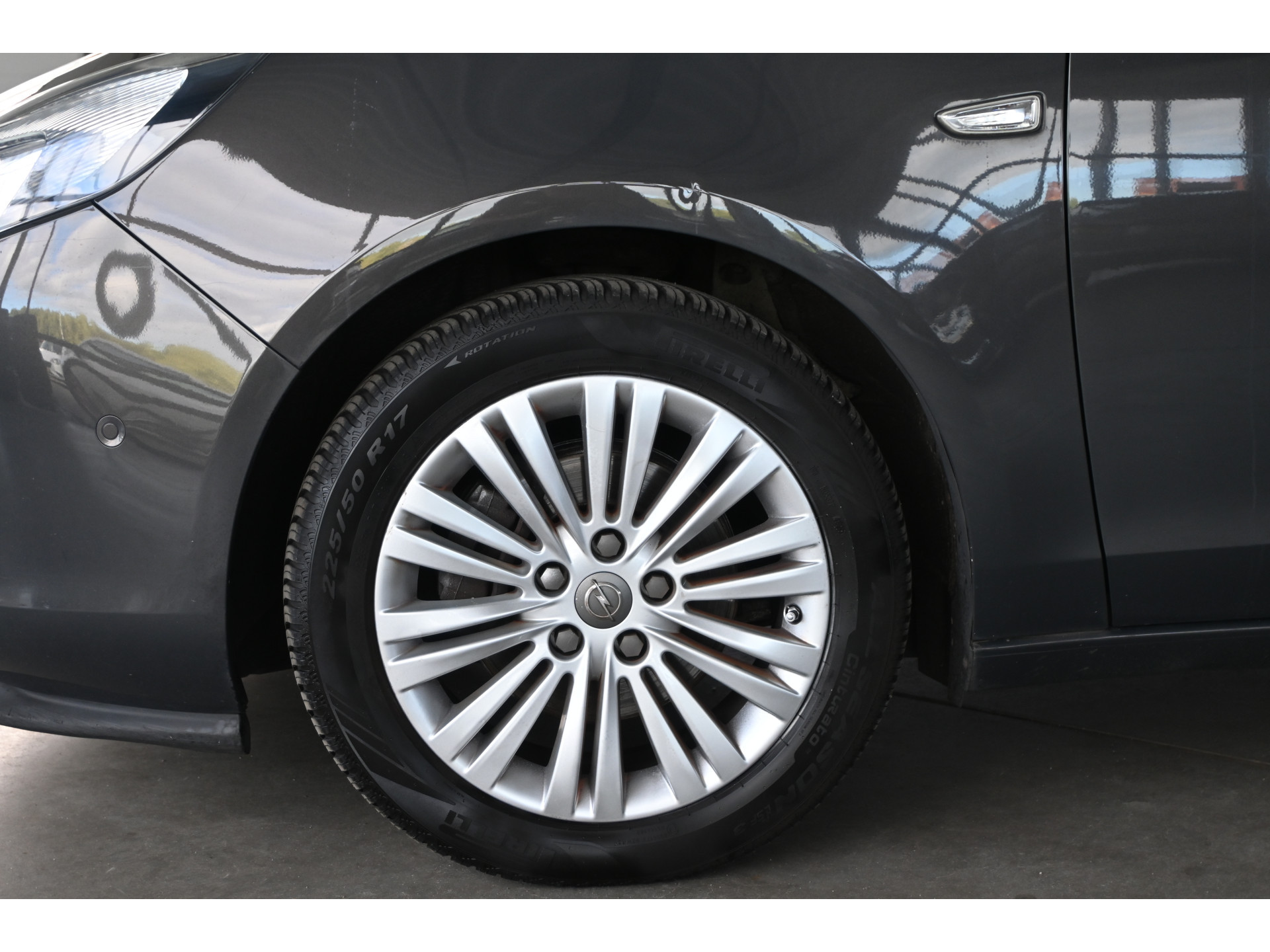 Opel Zafira Tourer 1.4 Edition 7p Clima Cruise control Navigatie PDC Goed Onderhouden! Inruil Mogelijk!