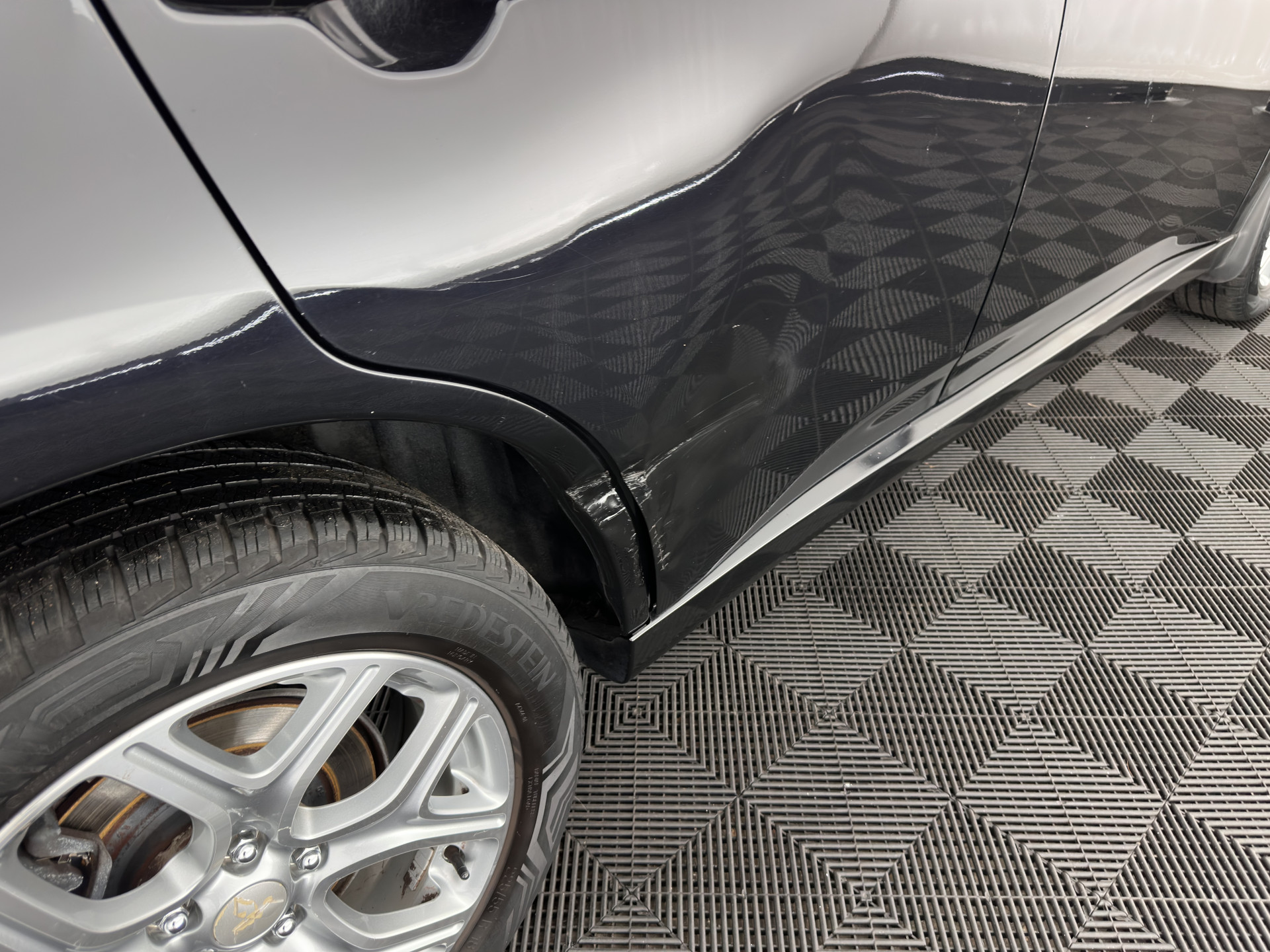 Mitsubishi Outlander 2.0 PHEV Instyle+ (Plug-In) Aut.* FULL-LEATHER | XENON | NAVI-FULLMAP | KEYLESS | CAMERA | HEATED-COMFORTSEATS | ECC | SHIFT-PADDELS | PDC | CRUISE | DAB | TOWBAR | PRIVACY-GLASS | LANE-ASSIST | 18'' ALU*