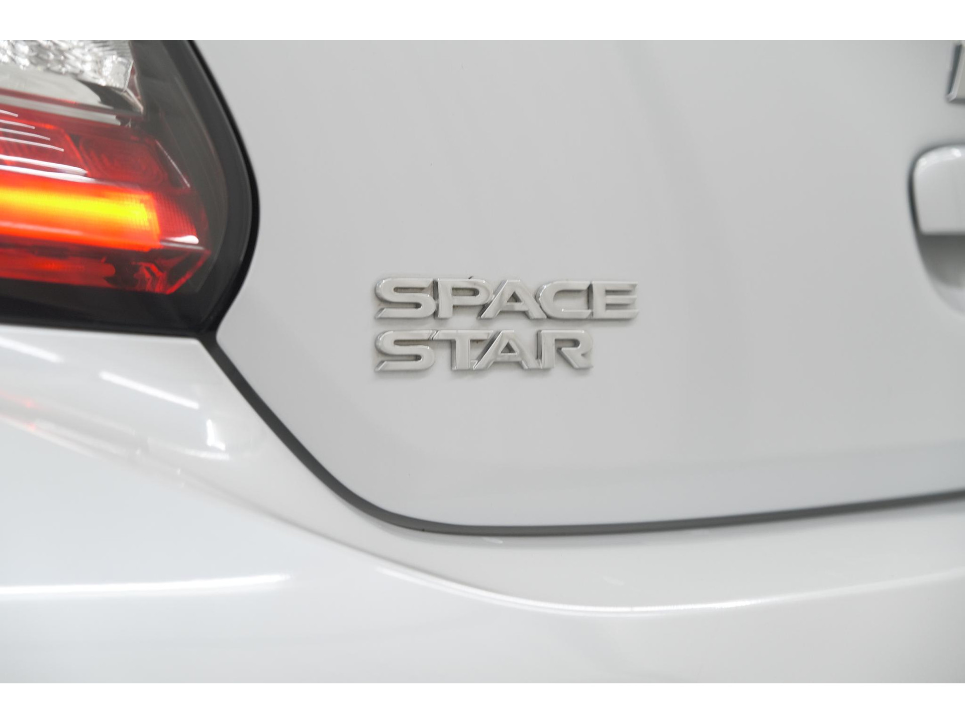 Mitsubishi Space Star 1.2 Intense | AUTOMAAT! | Apple Carplay | Allseason Banden | Climate Control