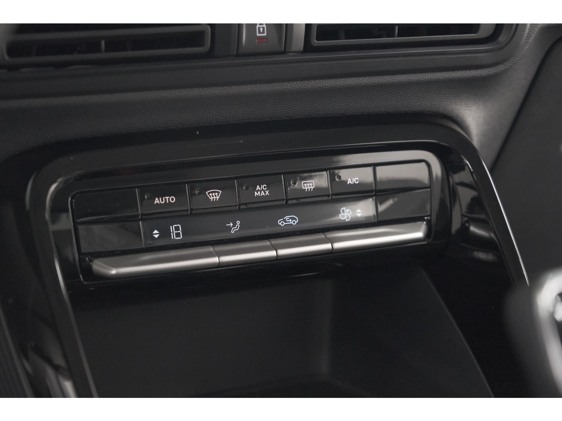 Citroen C3 Turbo 100pk Max | Nieuw Model | Camera | Navigatie | Apple Carplay | Parkeersensoren