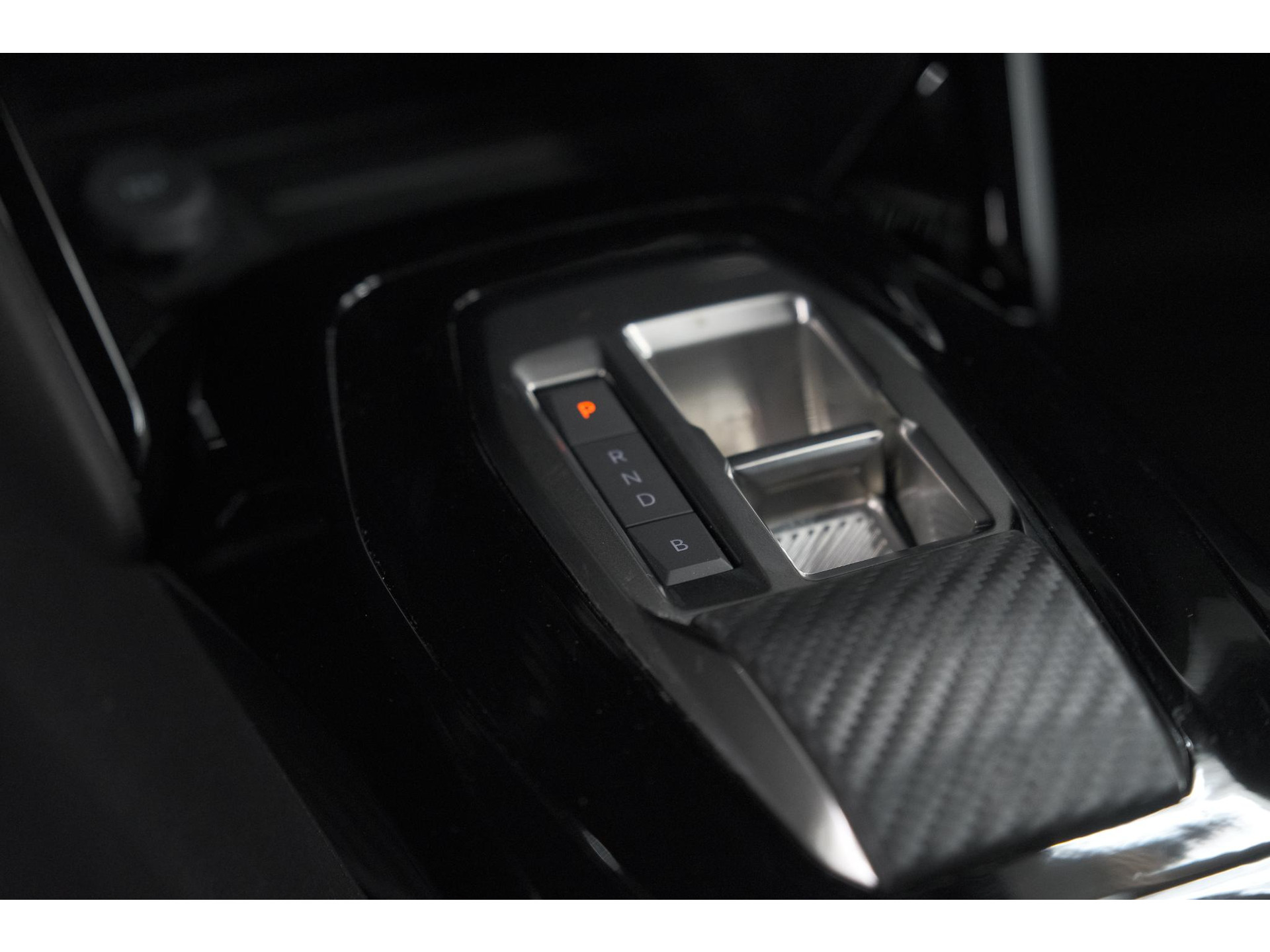 Peugeot e-2008 EV Allure 54 kWh | 360 Camera | Adaptieve Cruise Control | Warmtepomp