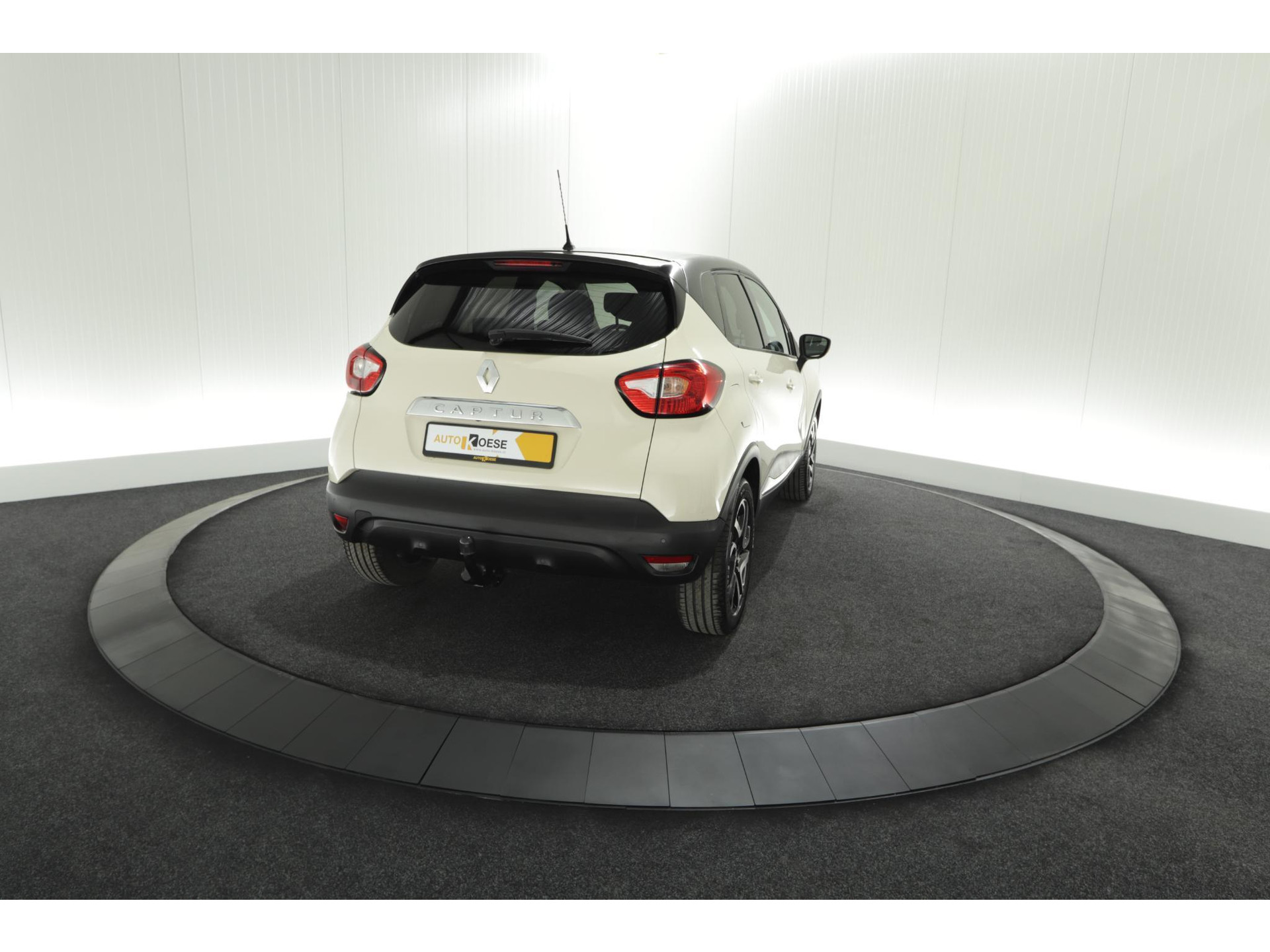 Renault Captur TCe 120 Dynamique | Trekhaak | Camera | R-Link Navigatie | Parkeersensoren