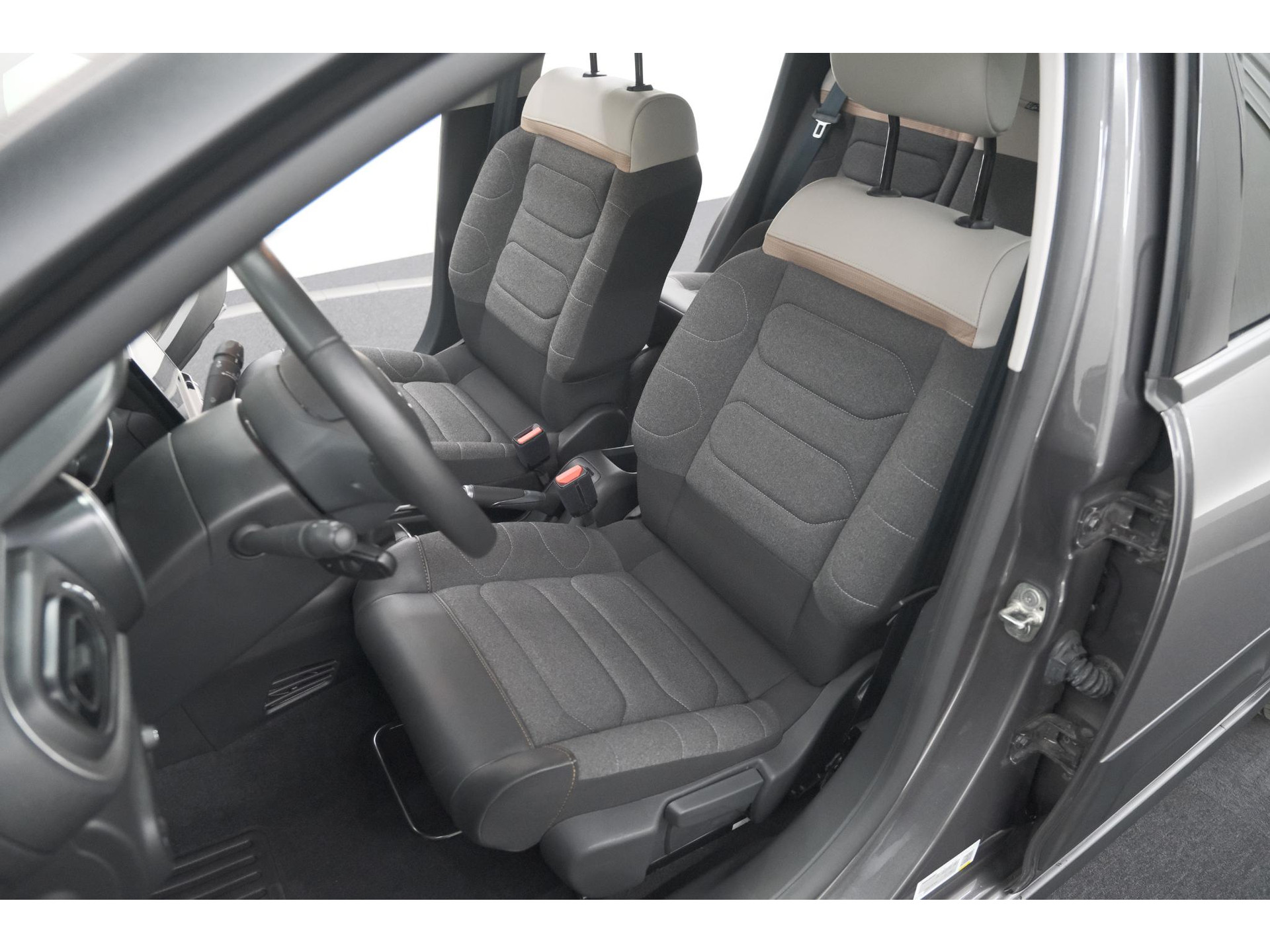 Citroen C3 PureTech 82 Feel Edition | Apple Carplay | Parkeersensoren | Navigatie | Climate Control | 16 Inch Velgen