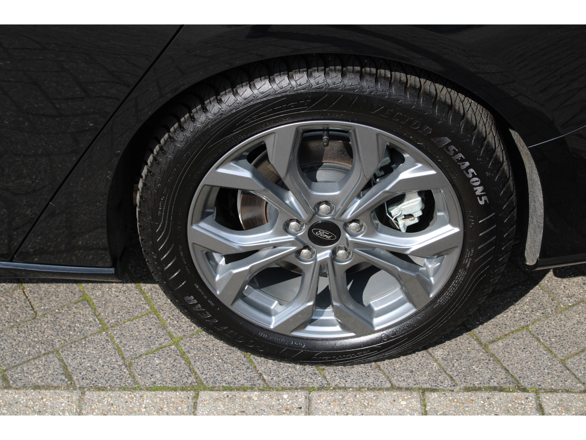 Ford Focus Wagon 1.0 EcoBoost 155 PK AUT. Hybrid ST Line X TREKHAAK AFNEEMBAAR | WINTER-PACK | HEAD-UP