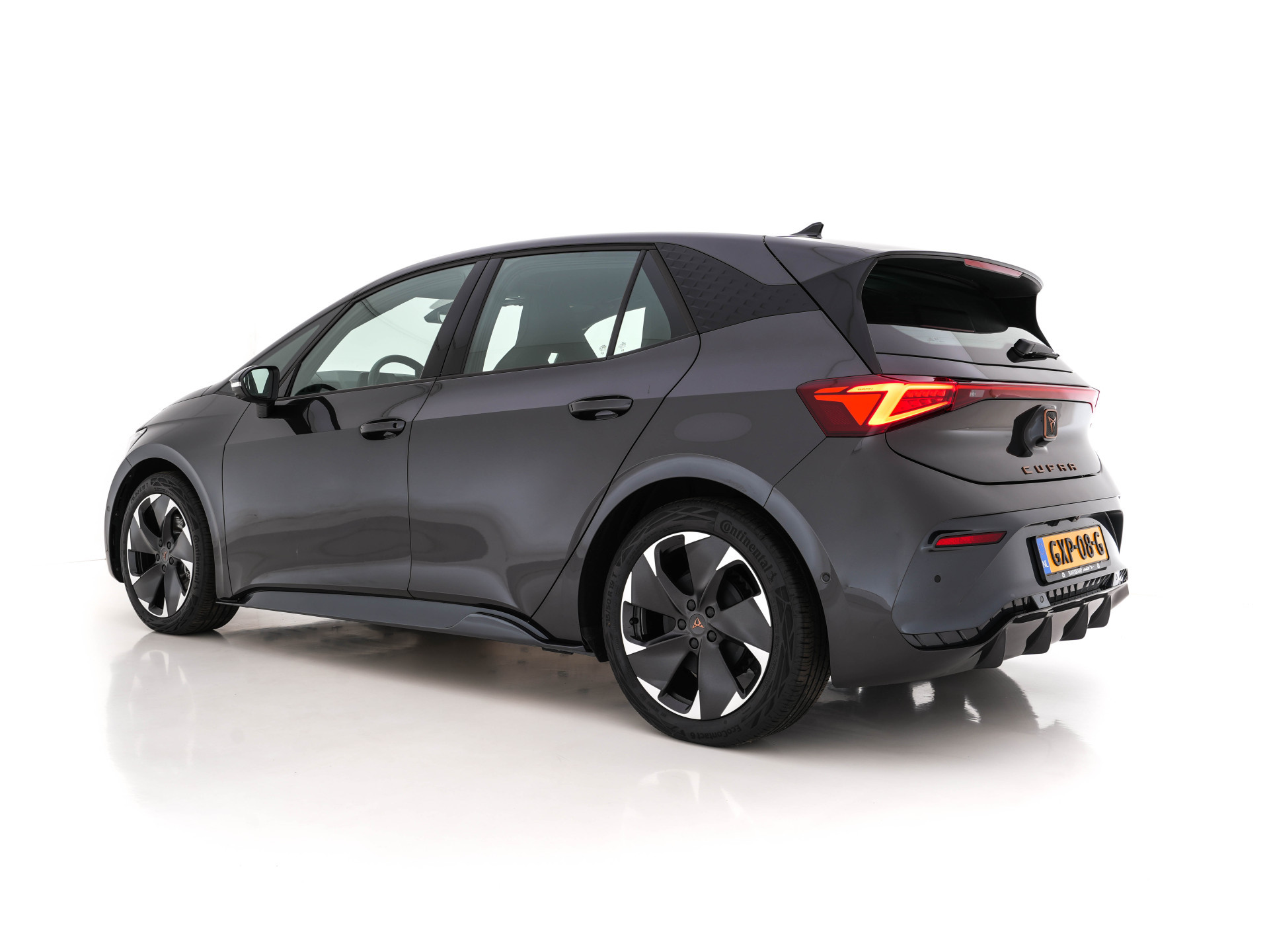 CUPRA Born Adrenaline 62 kWh [ 3-Fase ] {SOH-95%} (INCL-BTW) *HEAT-PUMP | ADAPTIVE-CRUISE | FULL-LED | MICROFIBRE | TOPVIEW | BLIND-SPOT | KEYLESS | NAVI-FULLMAP | ECC | PDC | DIGI-COCKPIT |  CARPLAY | SPORT-SEATS | 19"ALU*