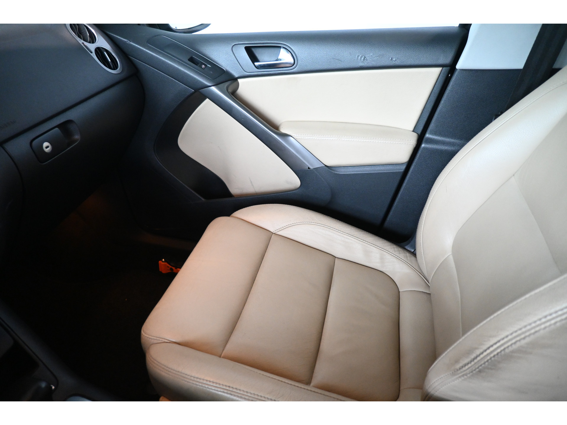 Volkswagen Tiguan 2.0 TDI Automaat DSG Sport&Style 4Motion Clima Cruise control Trekhaak Leder Lichtmetaal Inruil mogelijk