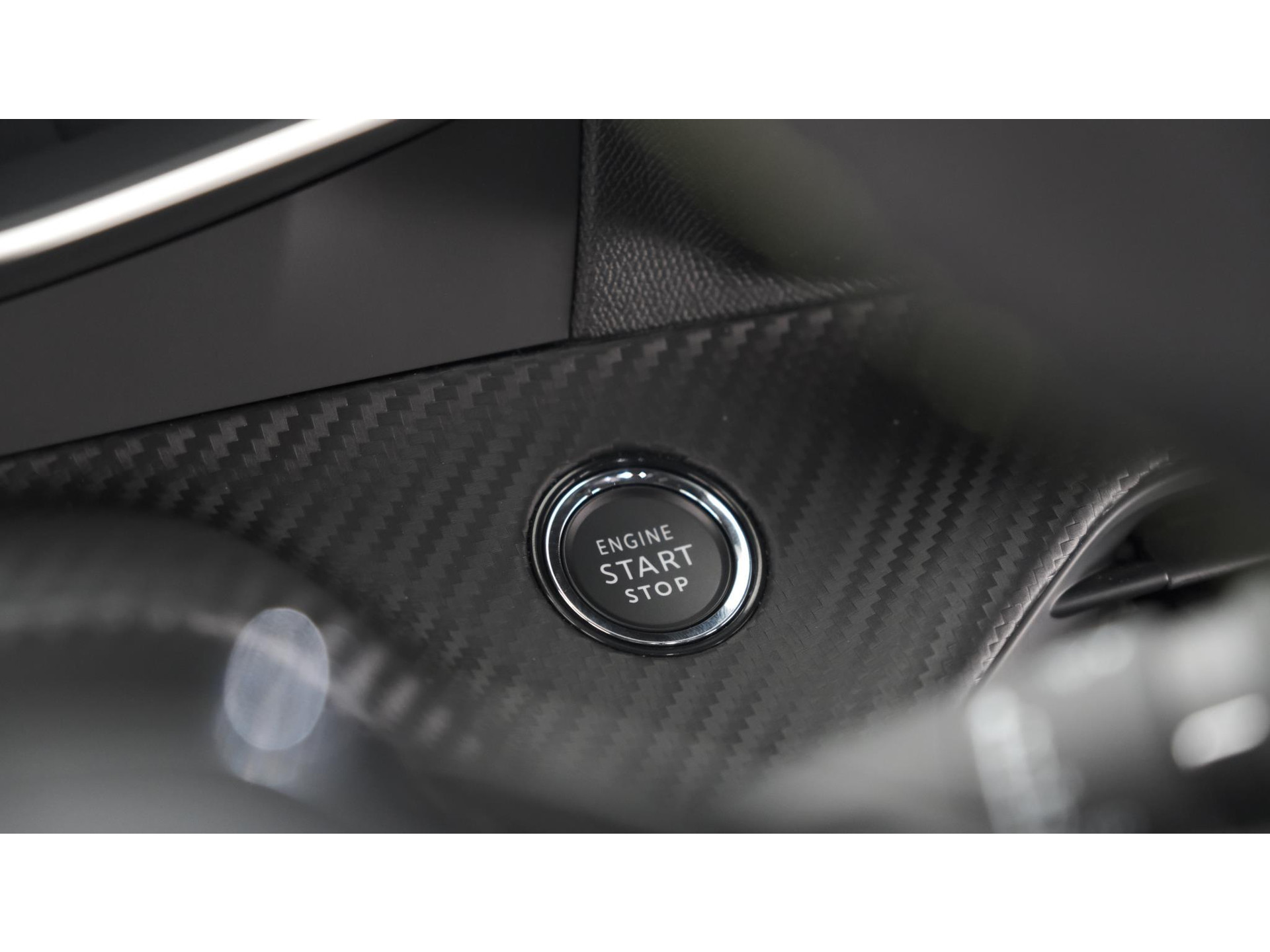 Peugeot 2008 PureTech 130 GT | Camera | Dodehoekdetectie | Navigatie | Parkeersensoren | Stoelverwarming