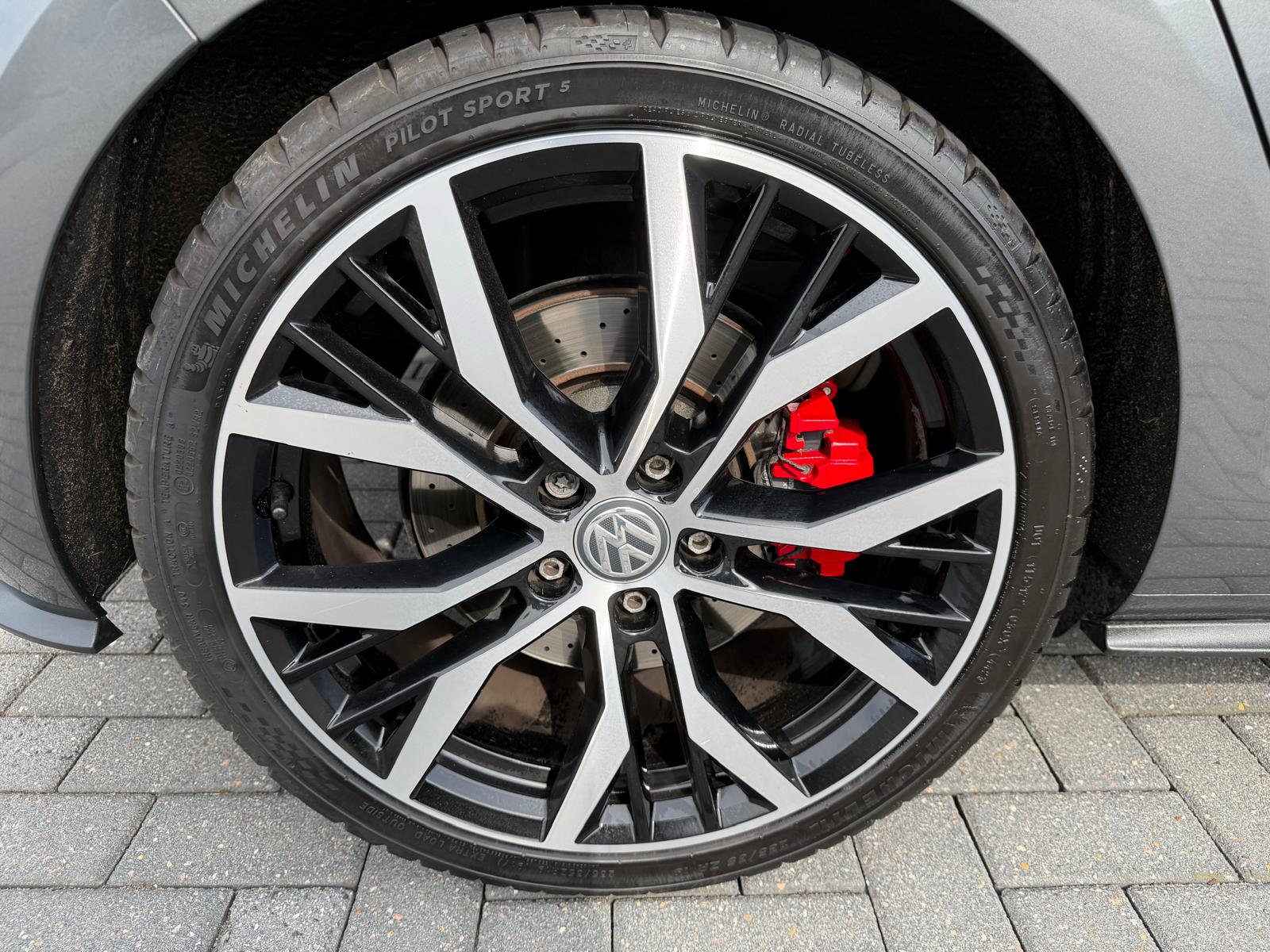Volkswagen Golf 2.0 TSI GTI Performance | 3/6/12MND GARANTIE | PANO | LED | ACC | TREKHAAK | NAVI | STOELVERW. |